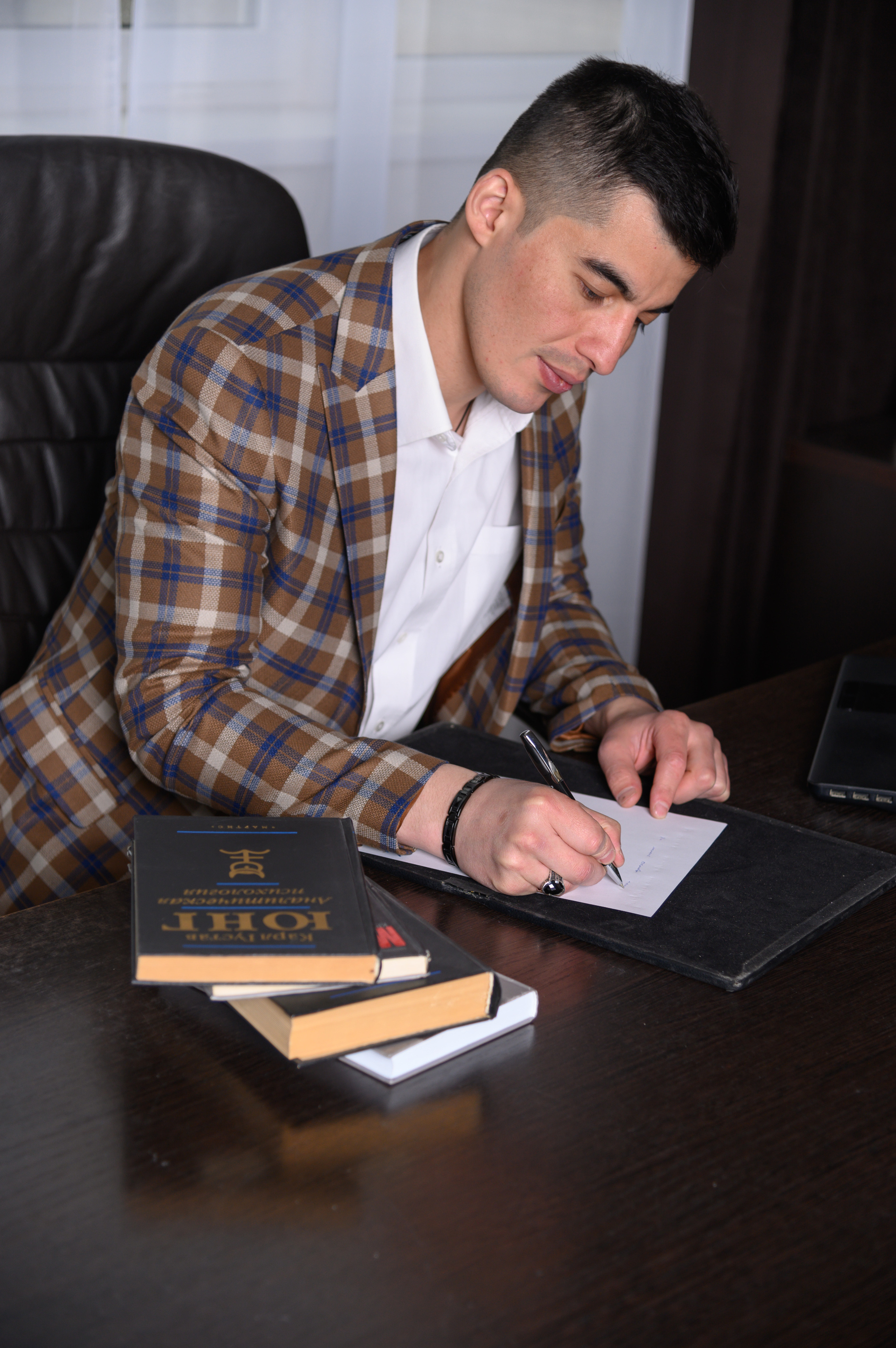 Бизнес портрет. Портретный, семейный, свадебный фотограф. Бизнес, контент съёмка. Тула