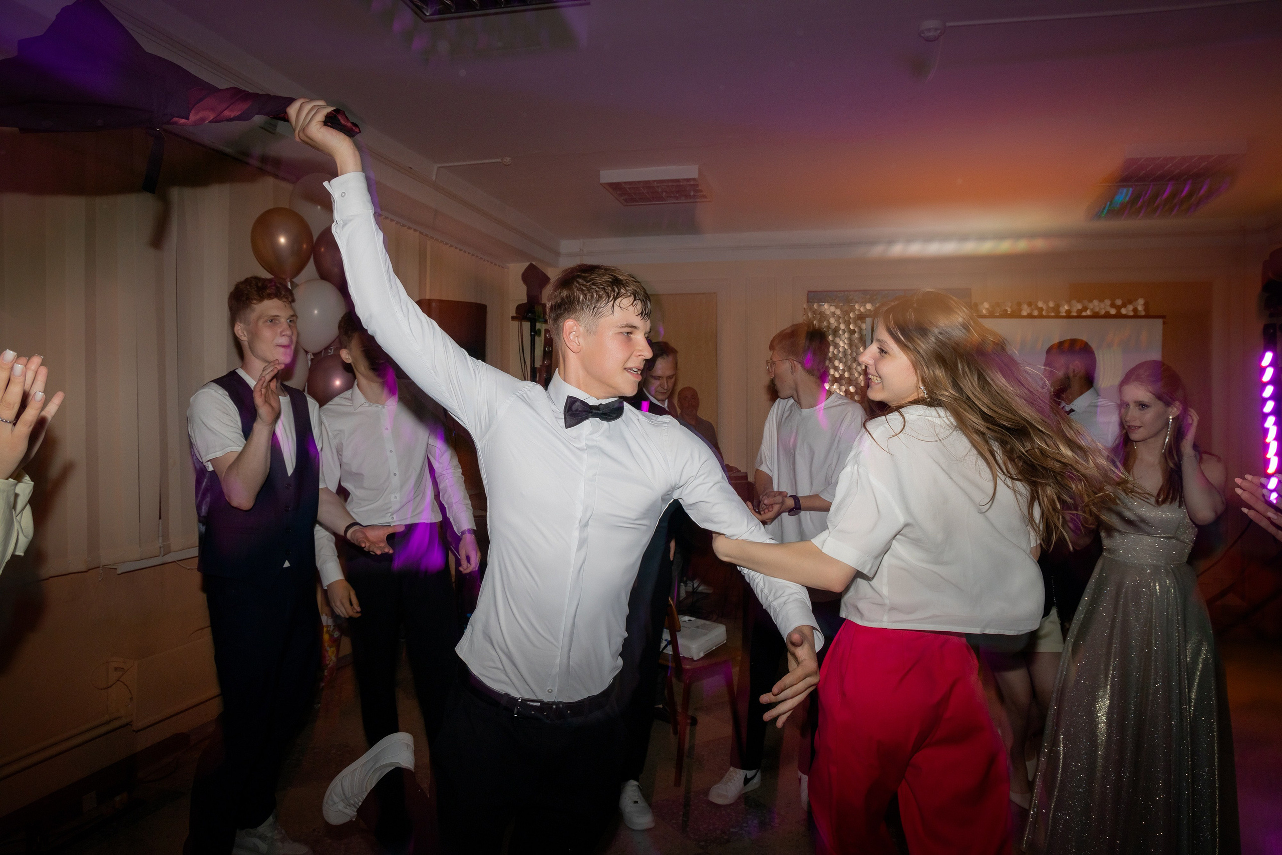 Школьный выпускной 2024 год в Соколе (Минск). Свадебный фотограф в Минске/Беларуси Сергей Спиридонов