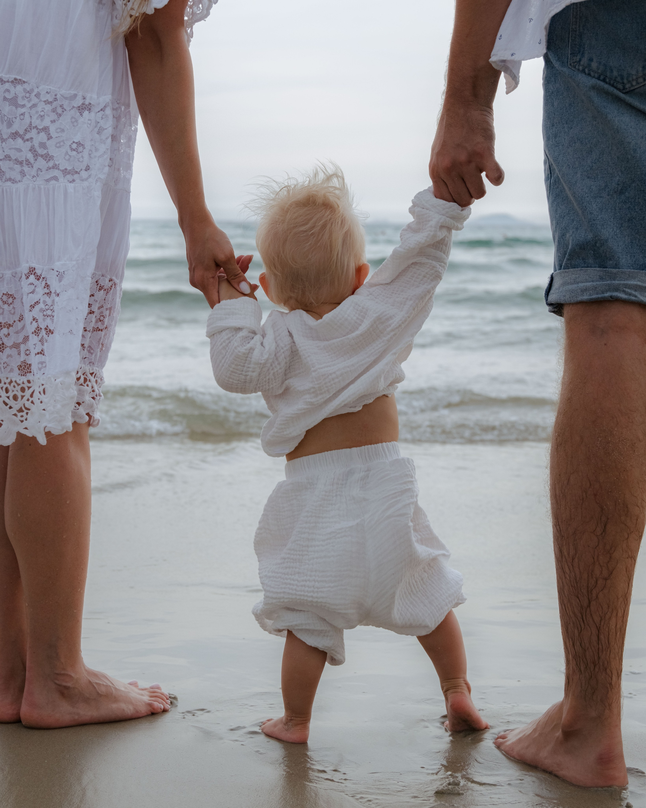 Mother and daughters. Portrait photographer Nha Trang | Julia Meshanina