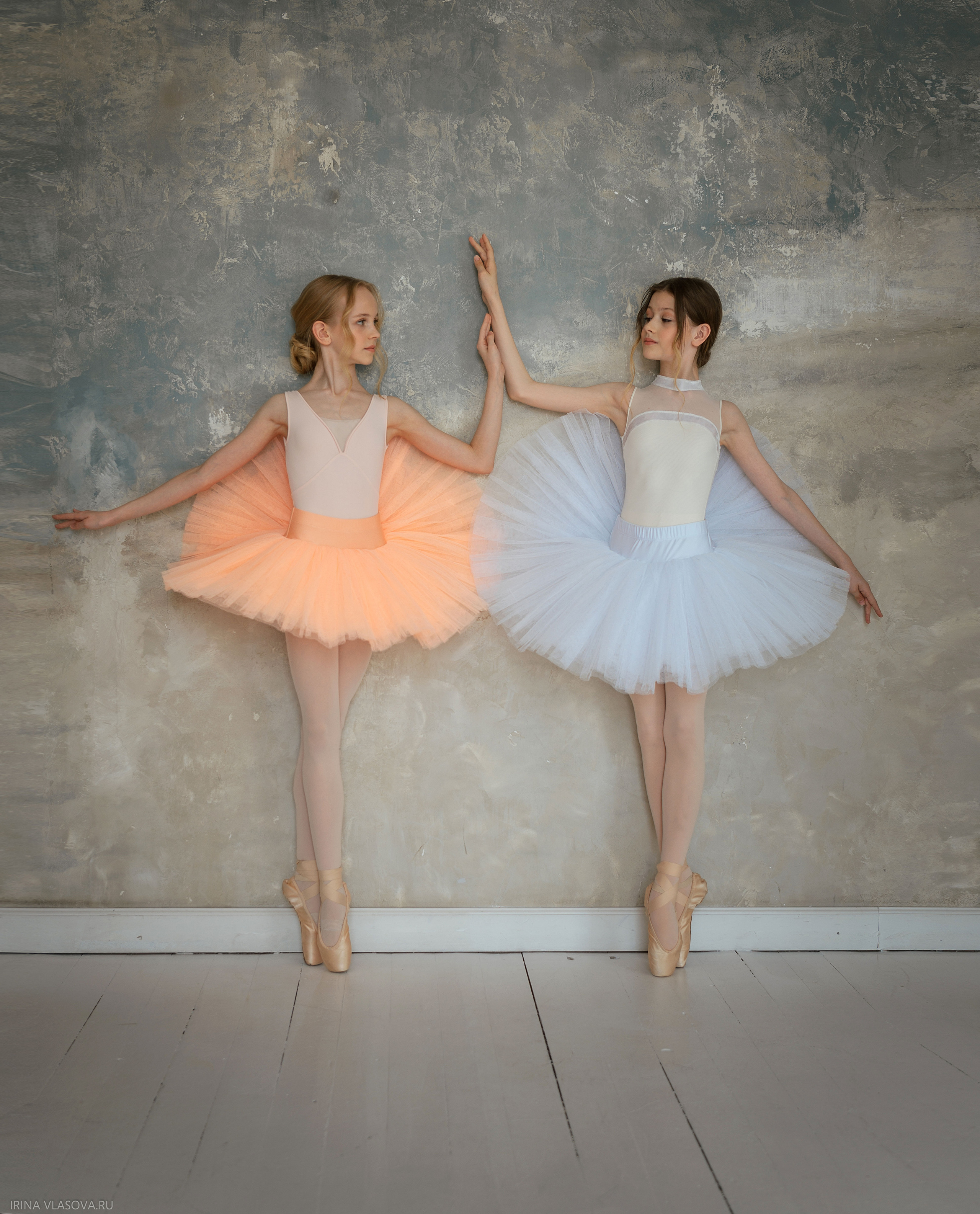 две юные балерины нгху 