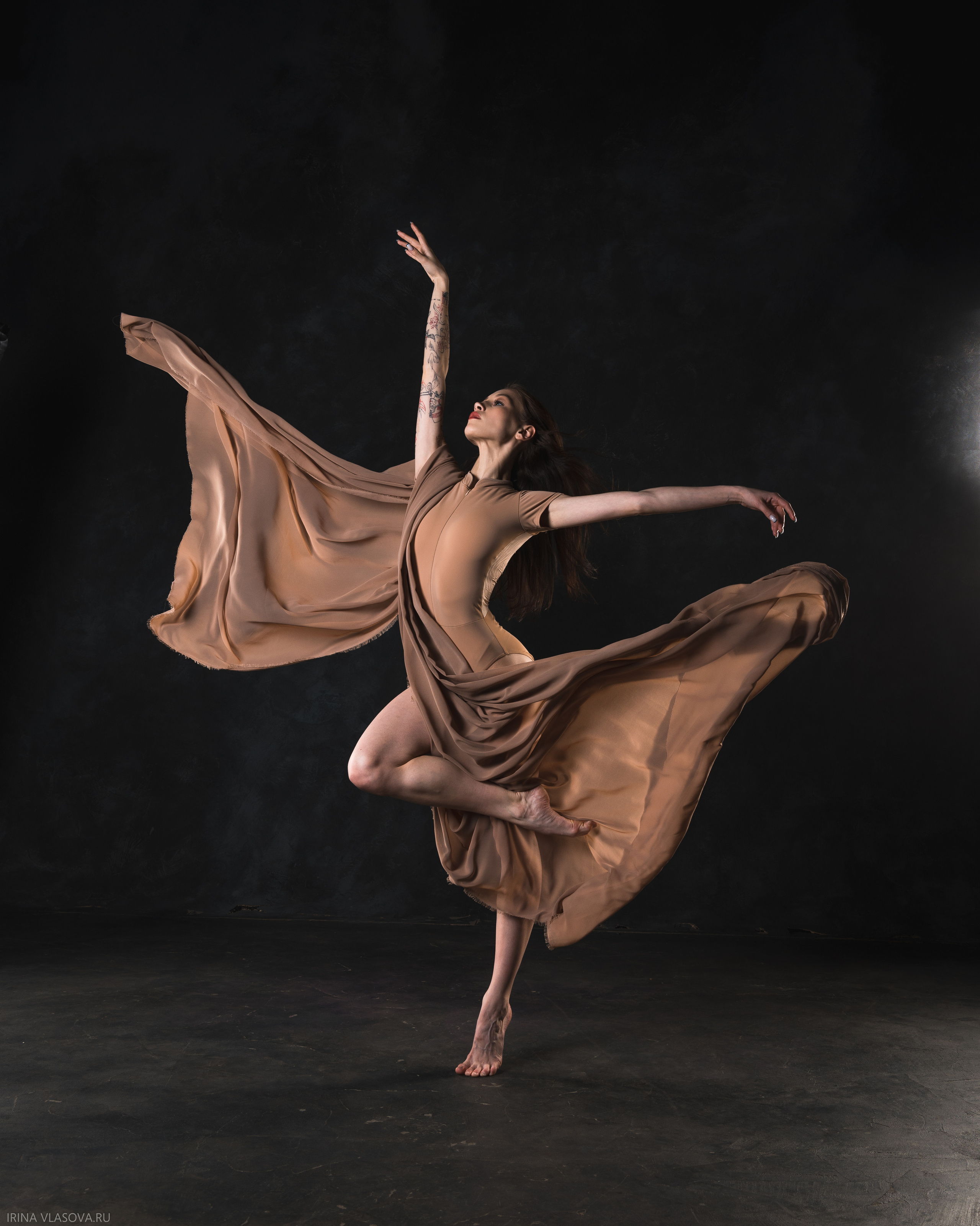 фотосессия балерин с тканями