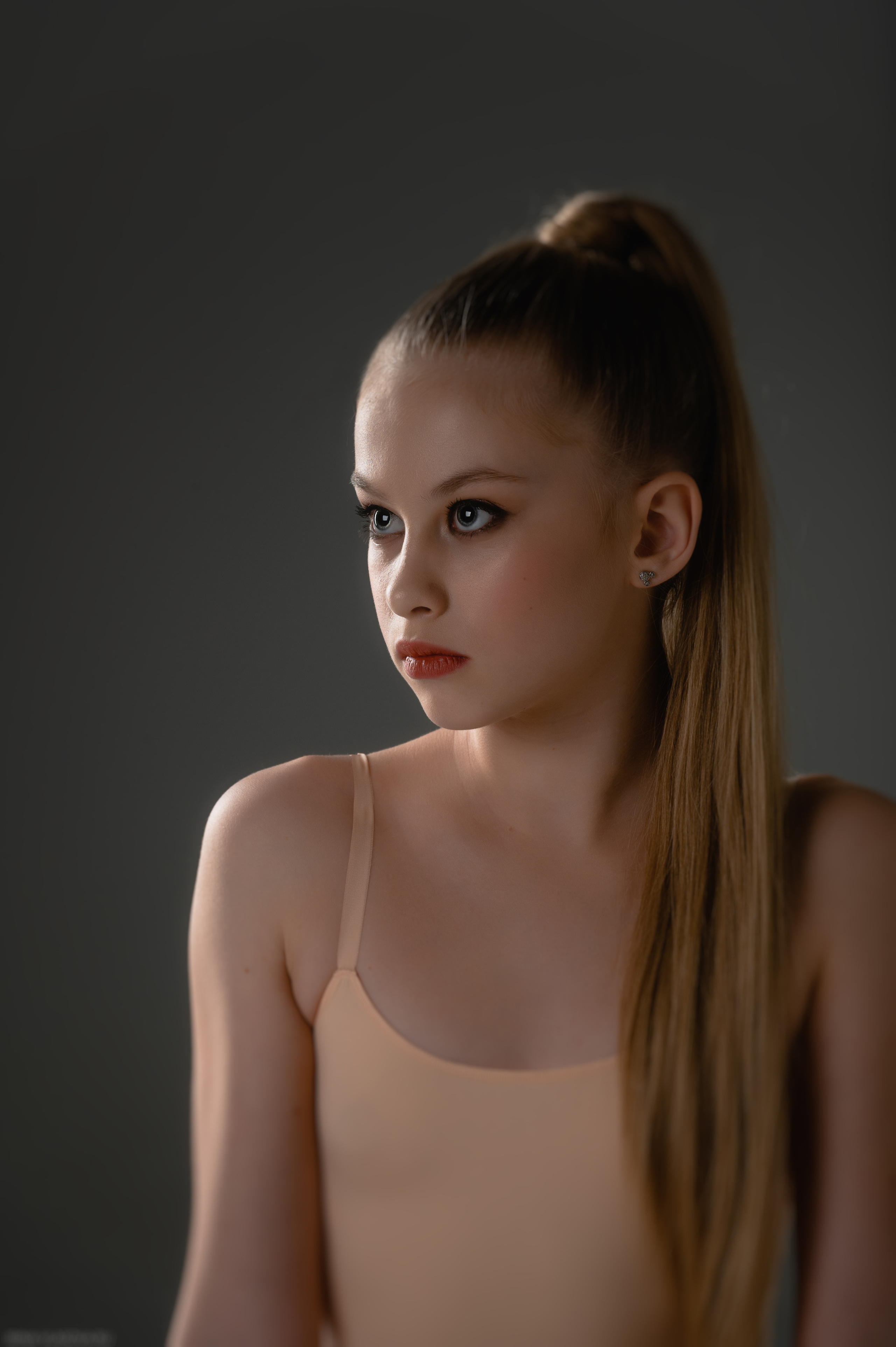 Девичий портрет  12+. Спортивный и портретный фотограф