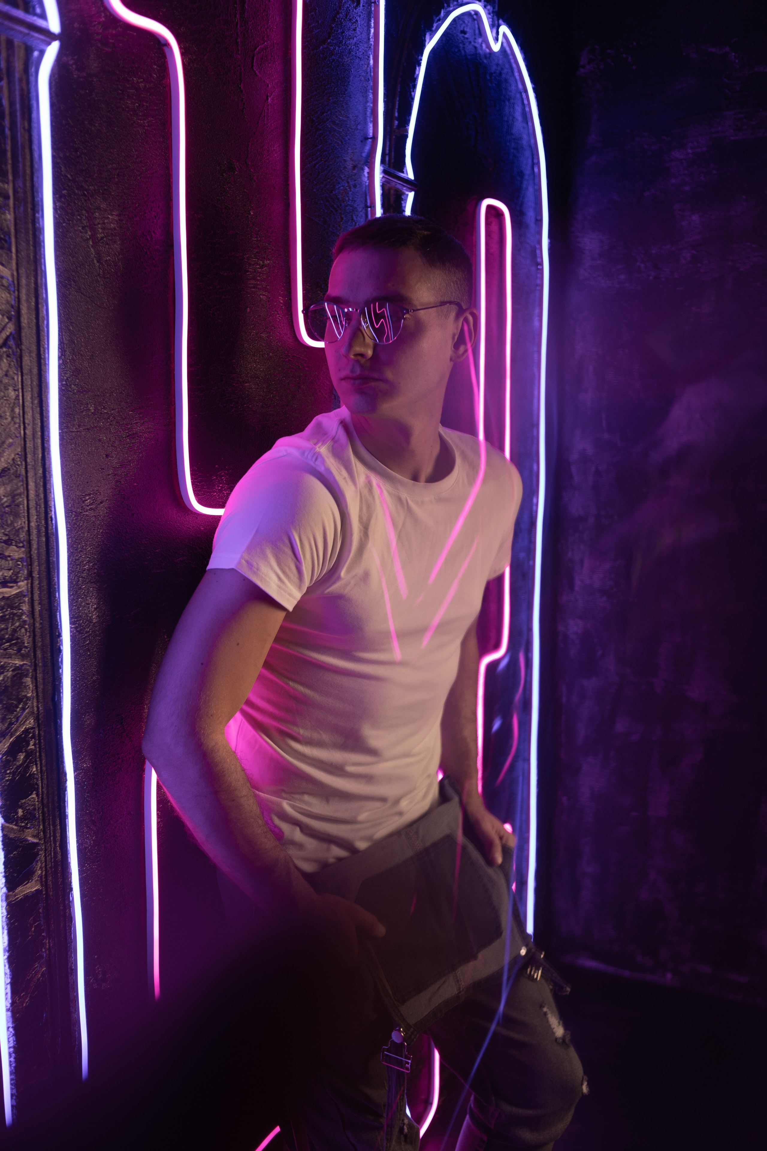 Евгений. Неон. Фотограф Регина Крикунова г. Красноярск