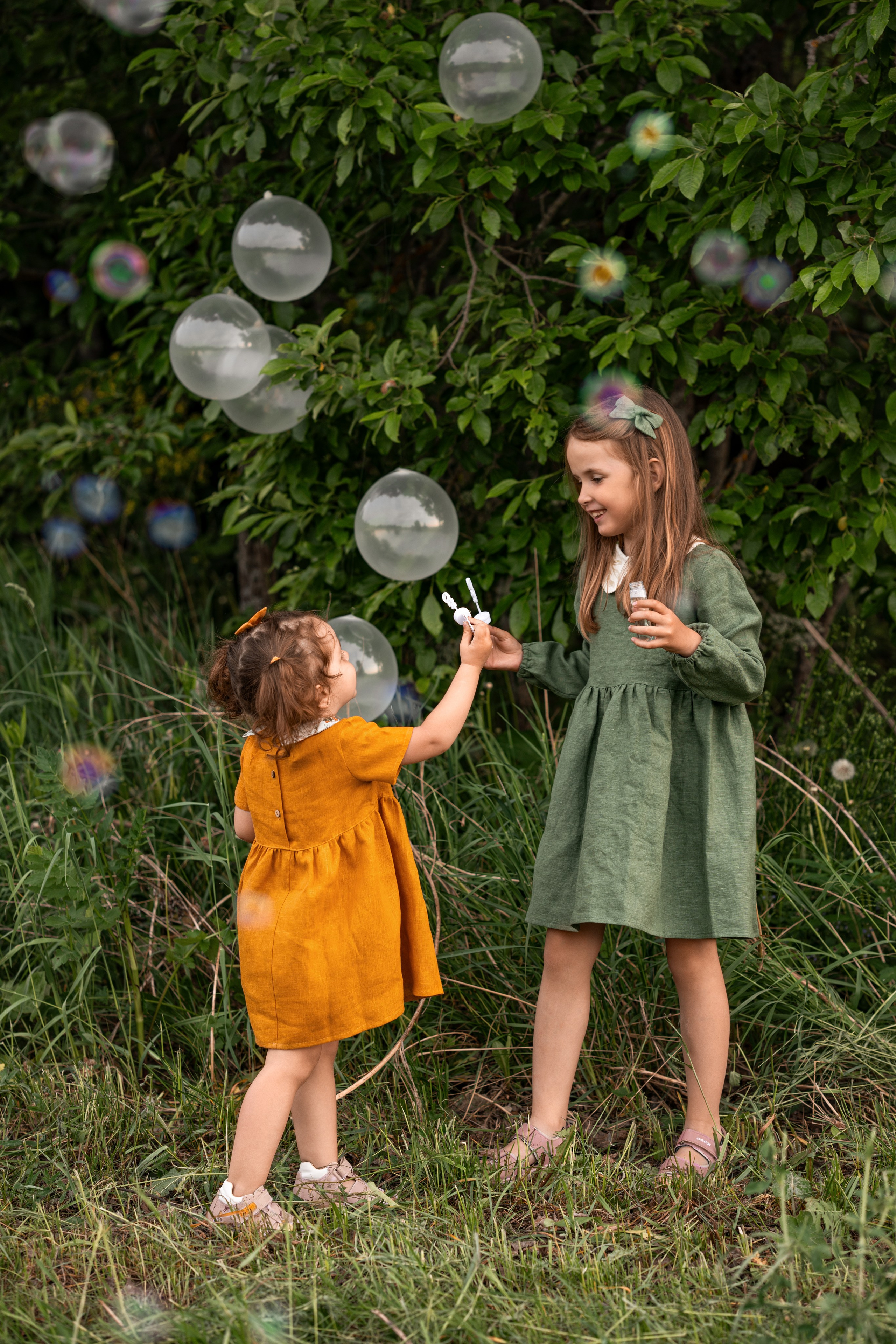 Ксюшенька, Кристиночка и Кирюшенька в поле. Семейный и портретный фотограф в Санкт-Петербурге Татьяна Гримоть