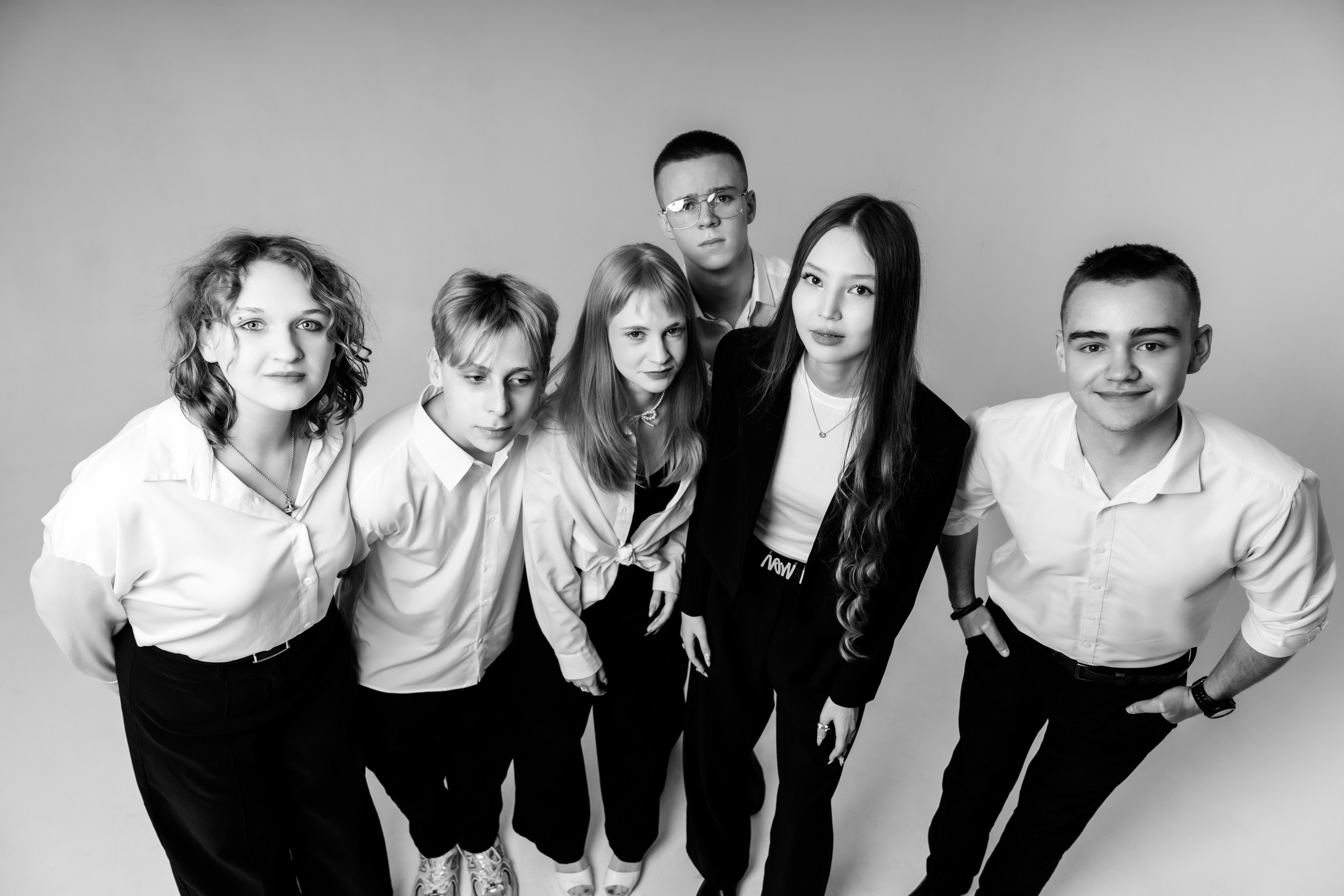 Групповые на белой циклораме. ВЫПУСКНЫЕ АЛЬБОМЫ, Школьный фотограф, семейный и свадебный в Саратове и области Ольга Плаксина