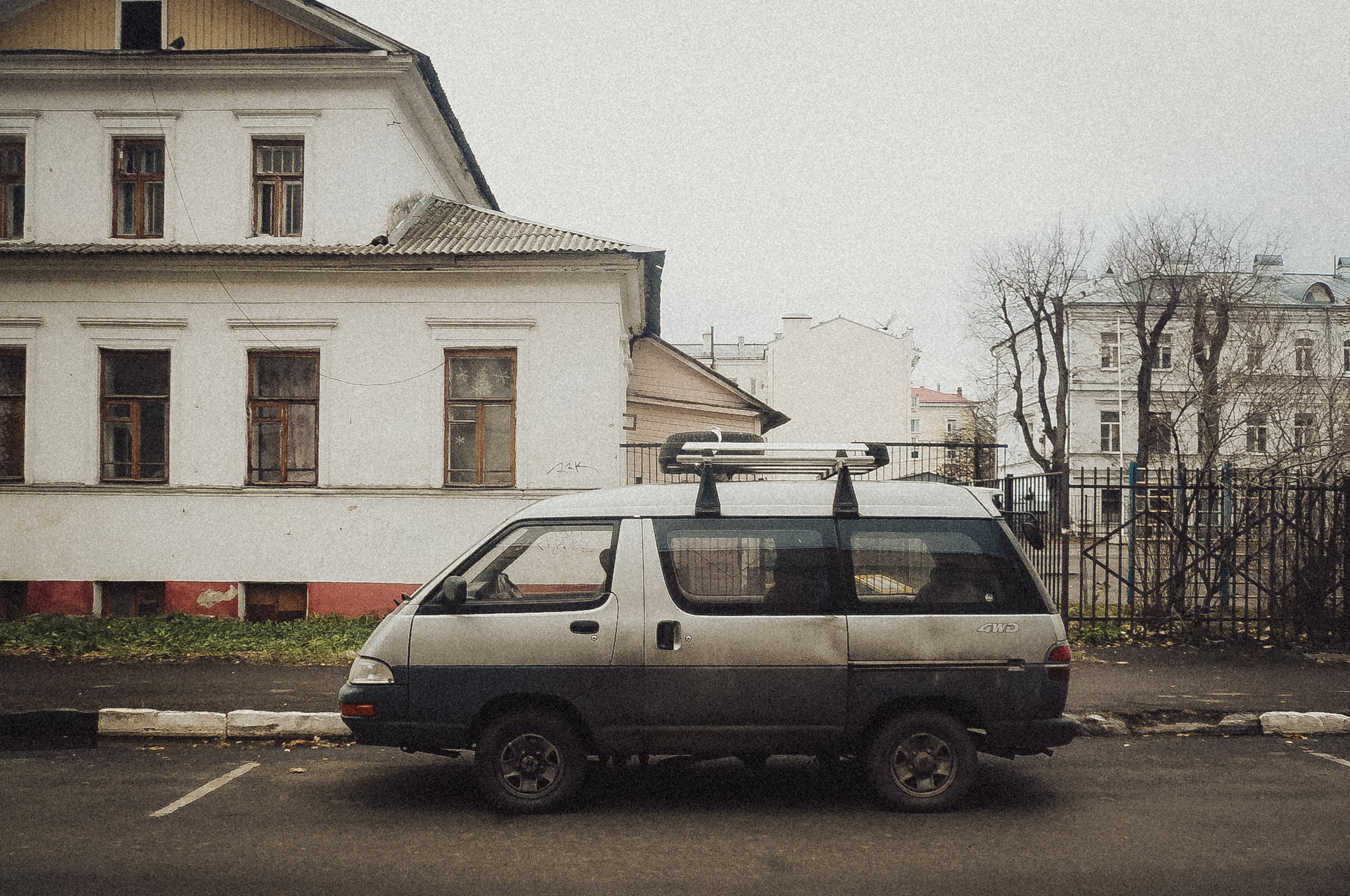 Проект #улицыгорода. Ярославль, улица Волкова. Документальный фотограф Илья Тихановский