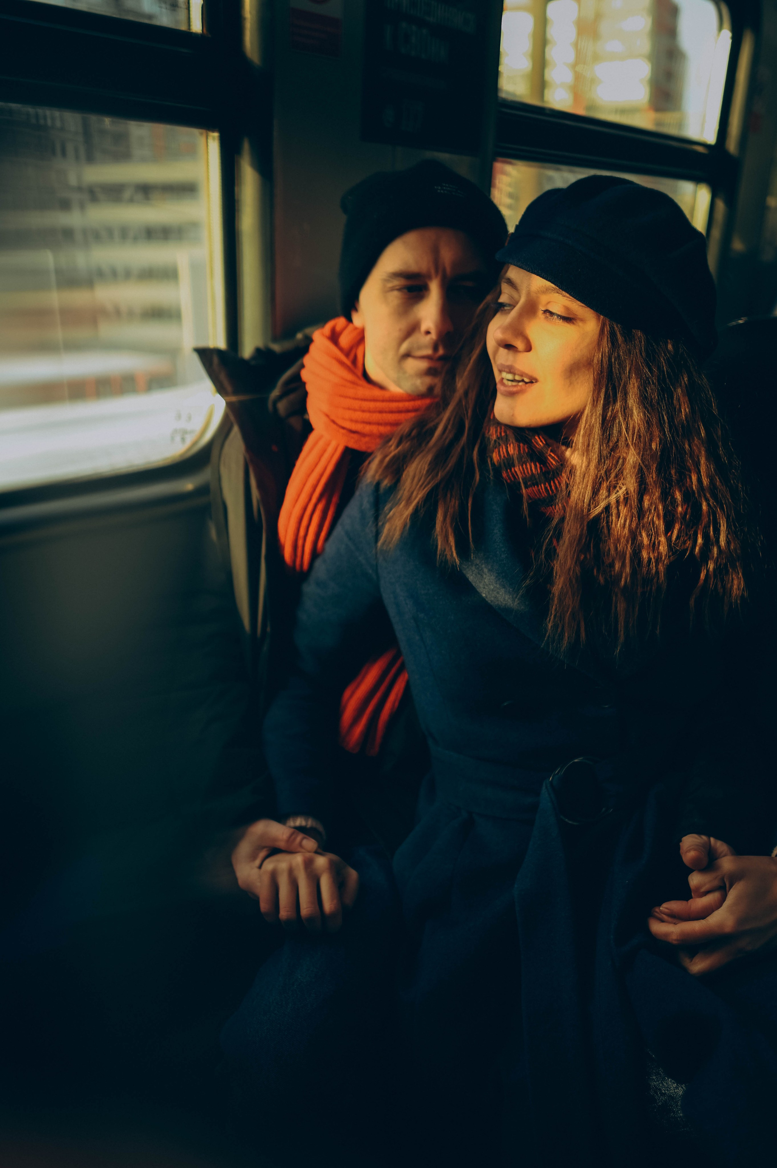 фотосессия love story фотосессия в электричке свадебный фотограф спб 