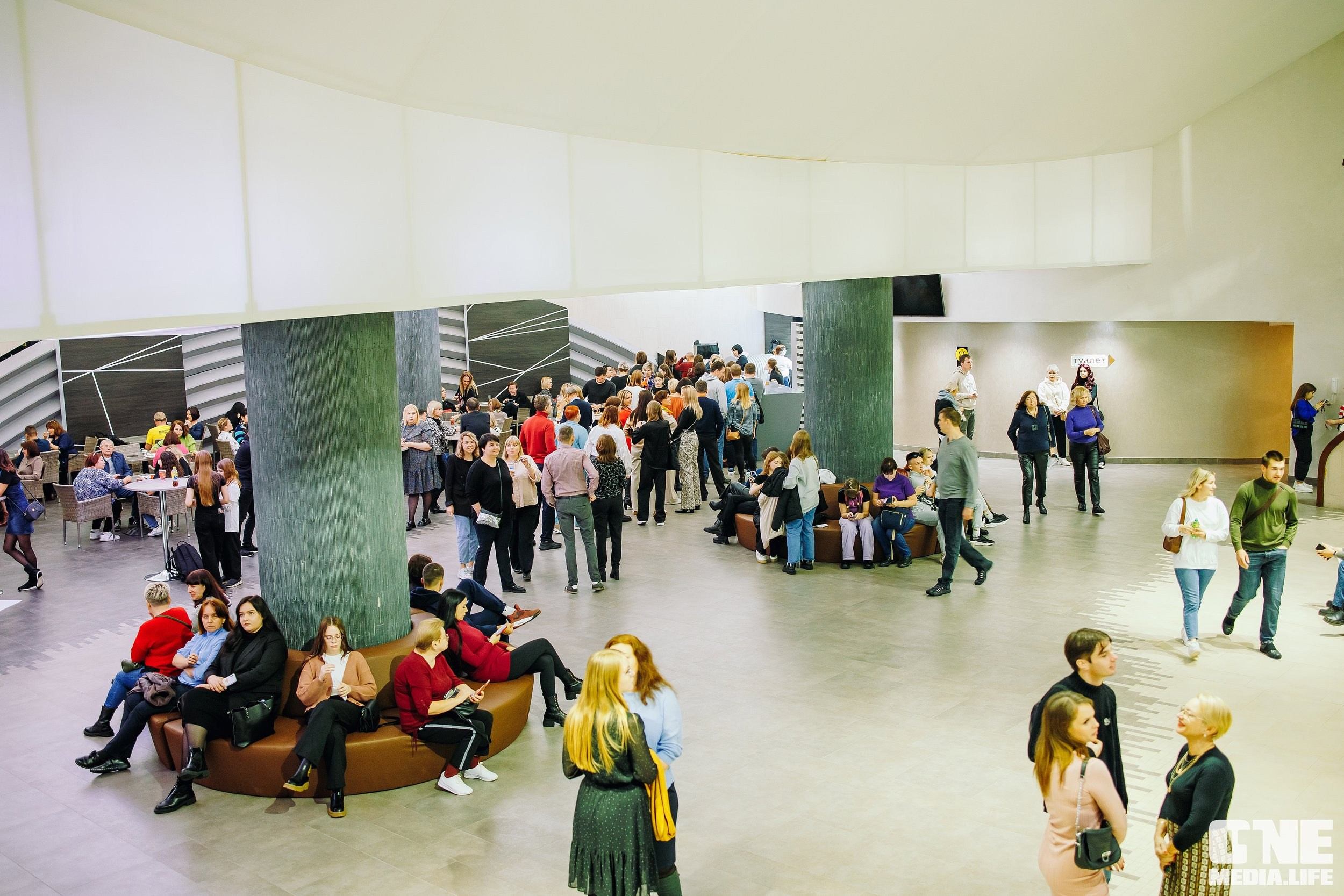 Фоторепортаж с концерта Ёлки. One Media Life: фоторепортажи, фотоотчеты с мероприятий и заведений