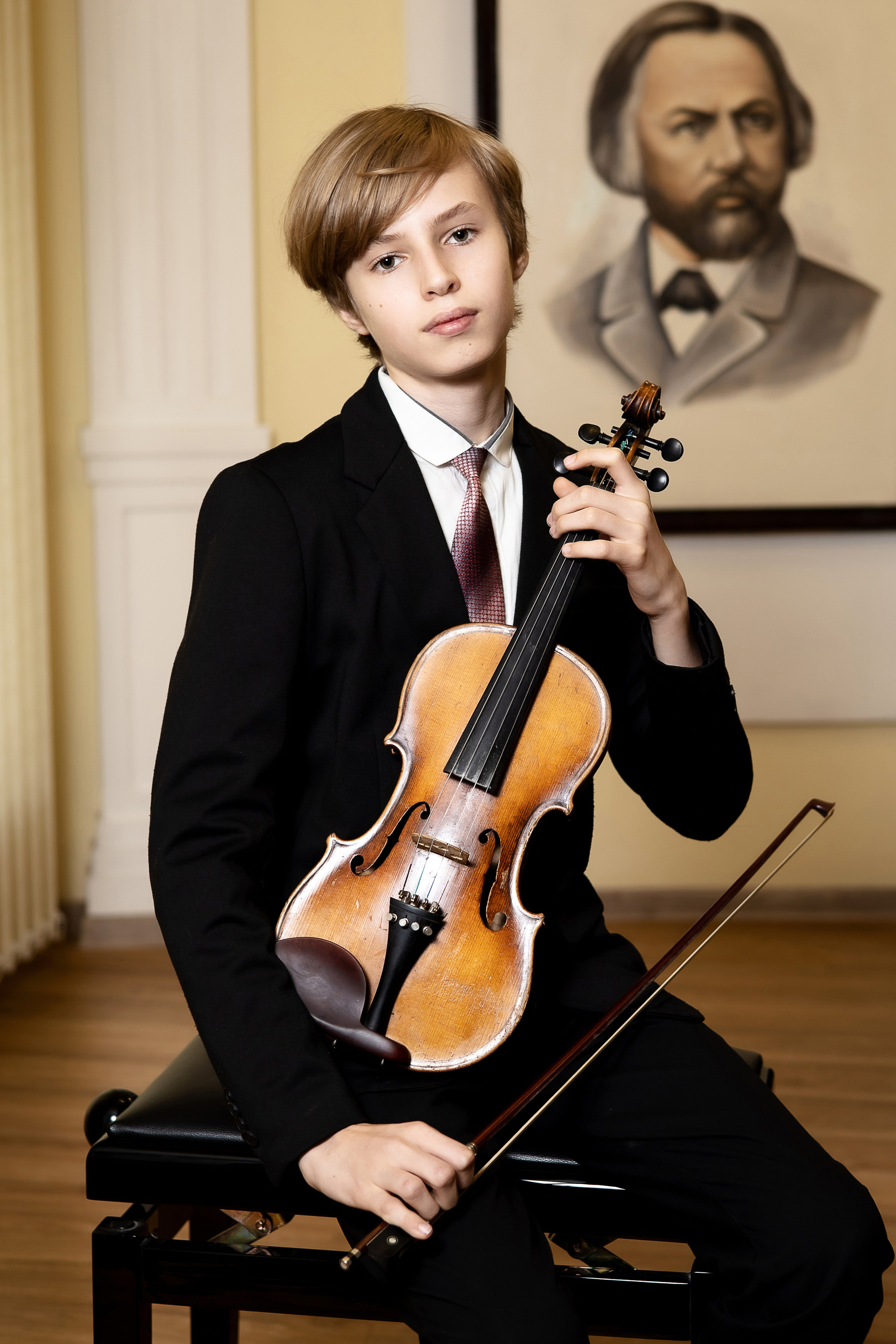 Выпускной альбом для выпускников музыкальной школы в Калининграде. Выпускные альбомы в Калининграде