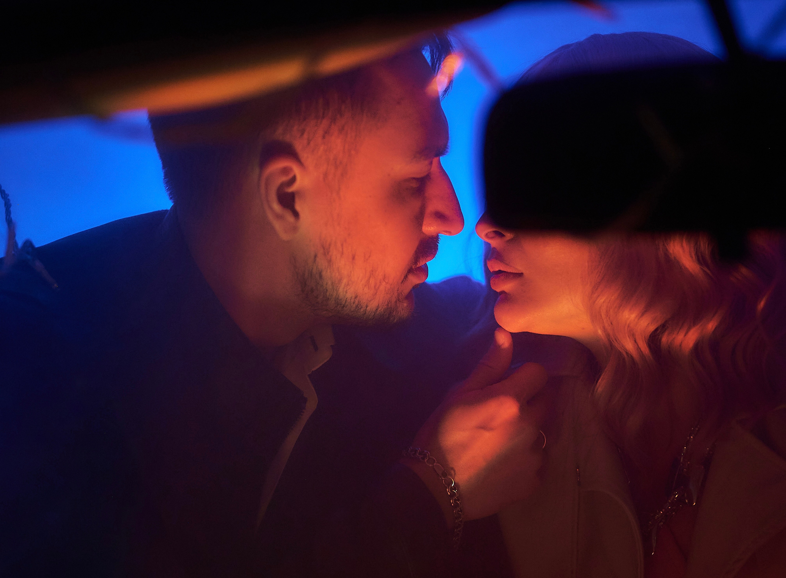 Love in the car. Портретный фотограф в Казани