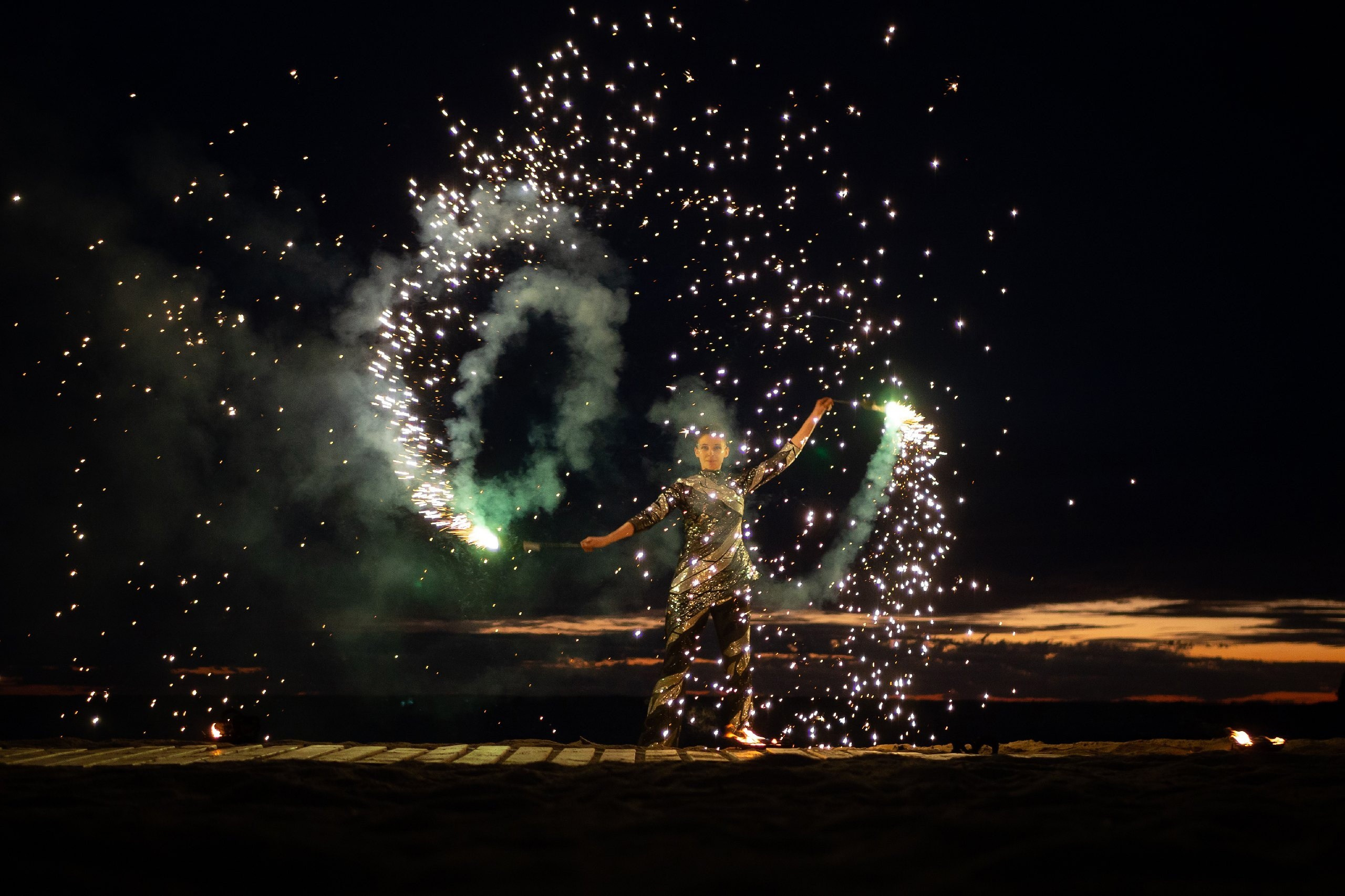Огненно-пиротехническое шоу, салюты, пиротехника на ваш праздник!