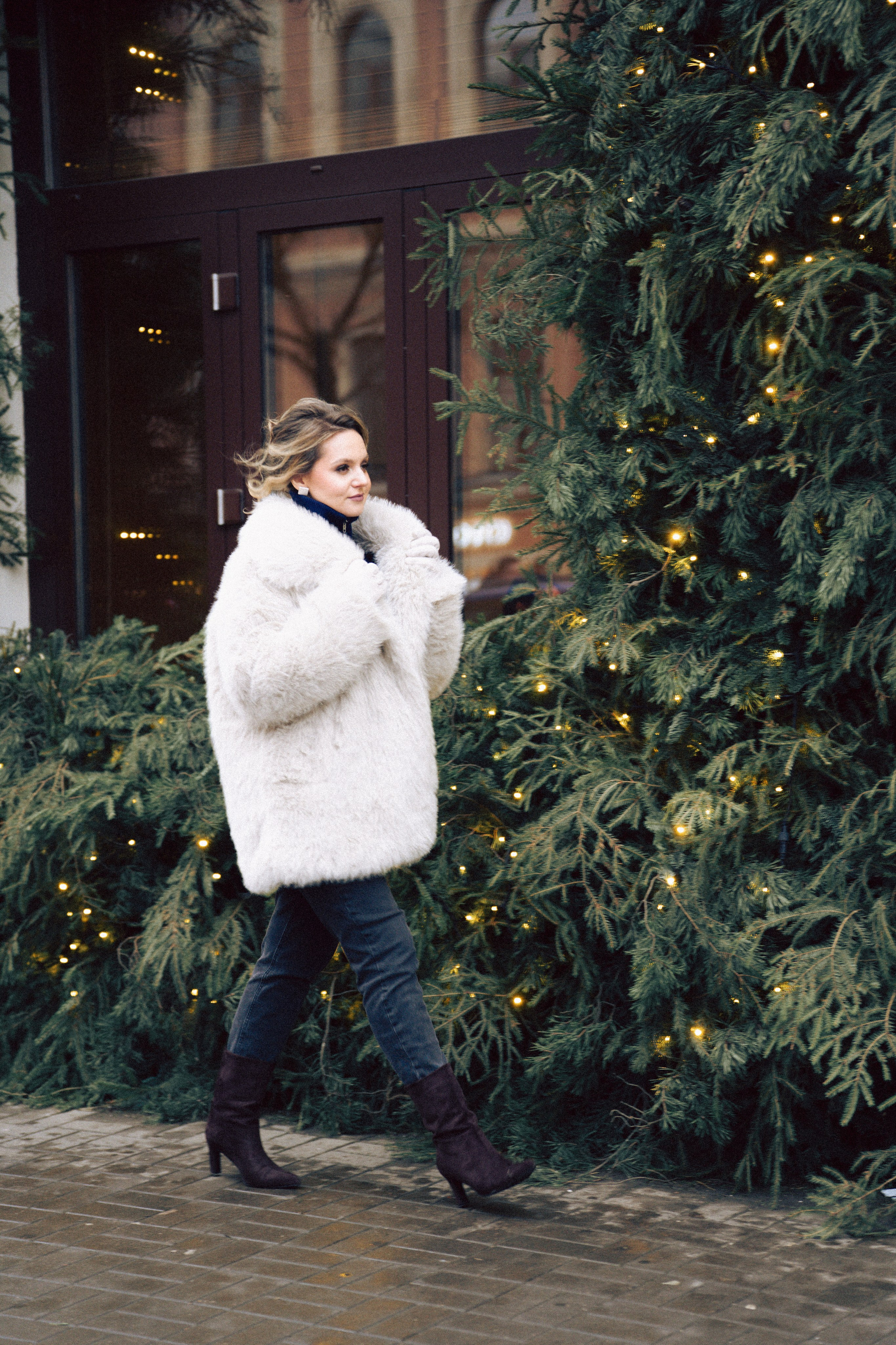 НОВОГОДНЯЯ ФОТОСЕСИИЯ В СТУДИИ ДЛЯ ДЕВУШКИ И ПРОГУЛКА ПО ЧЕРНЫШЕВСКОЙ. Профессиональный фотограф, Санкт-Петербург — Виктория Богомолова