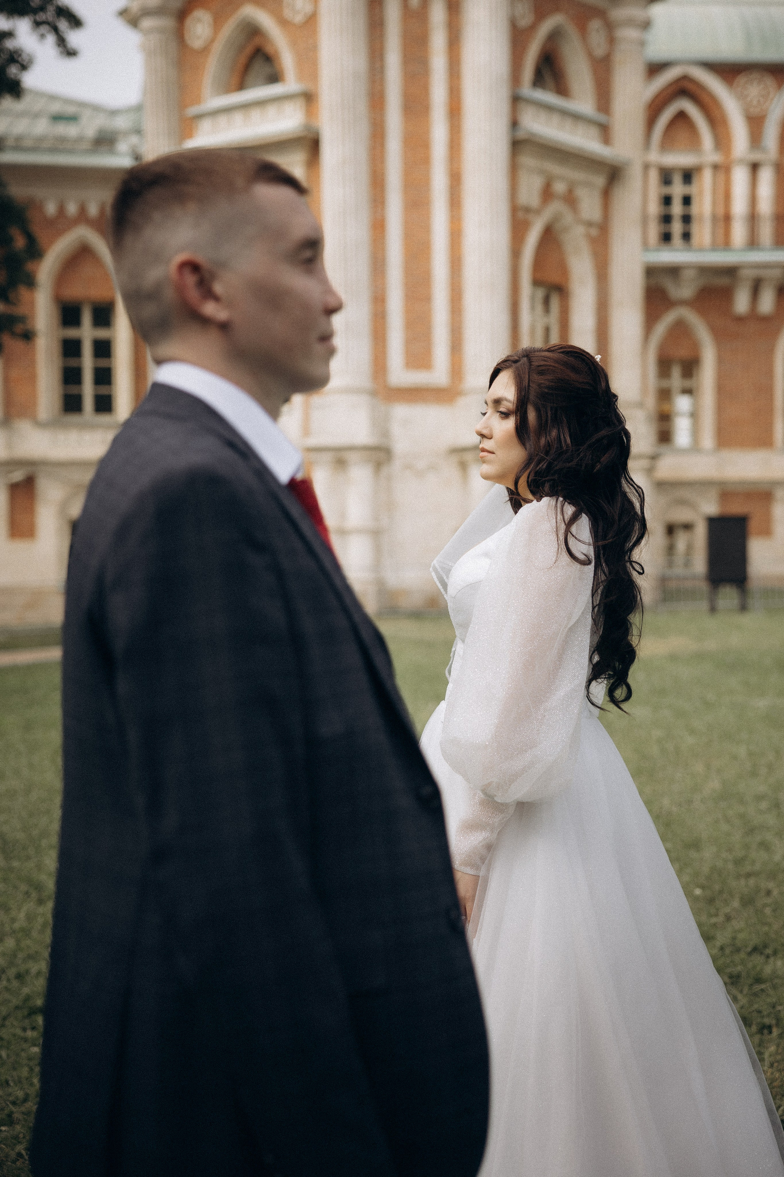 Свадебная фотосессия в парке Царицыно города Москвы