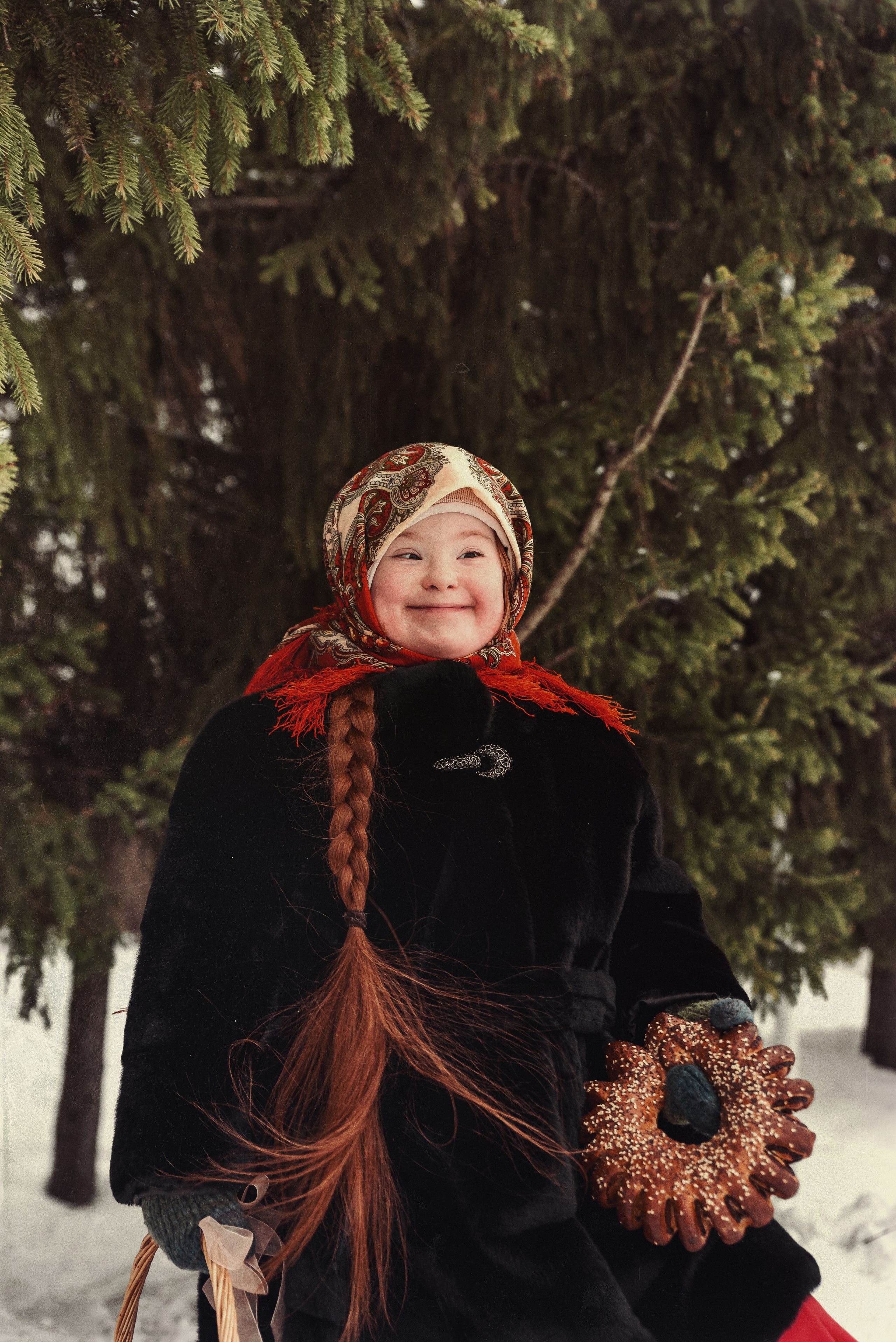 Варя и волк — по мотивам красной шапочки. Фотограф Крещение Венчание Москва