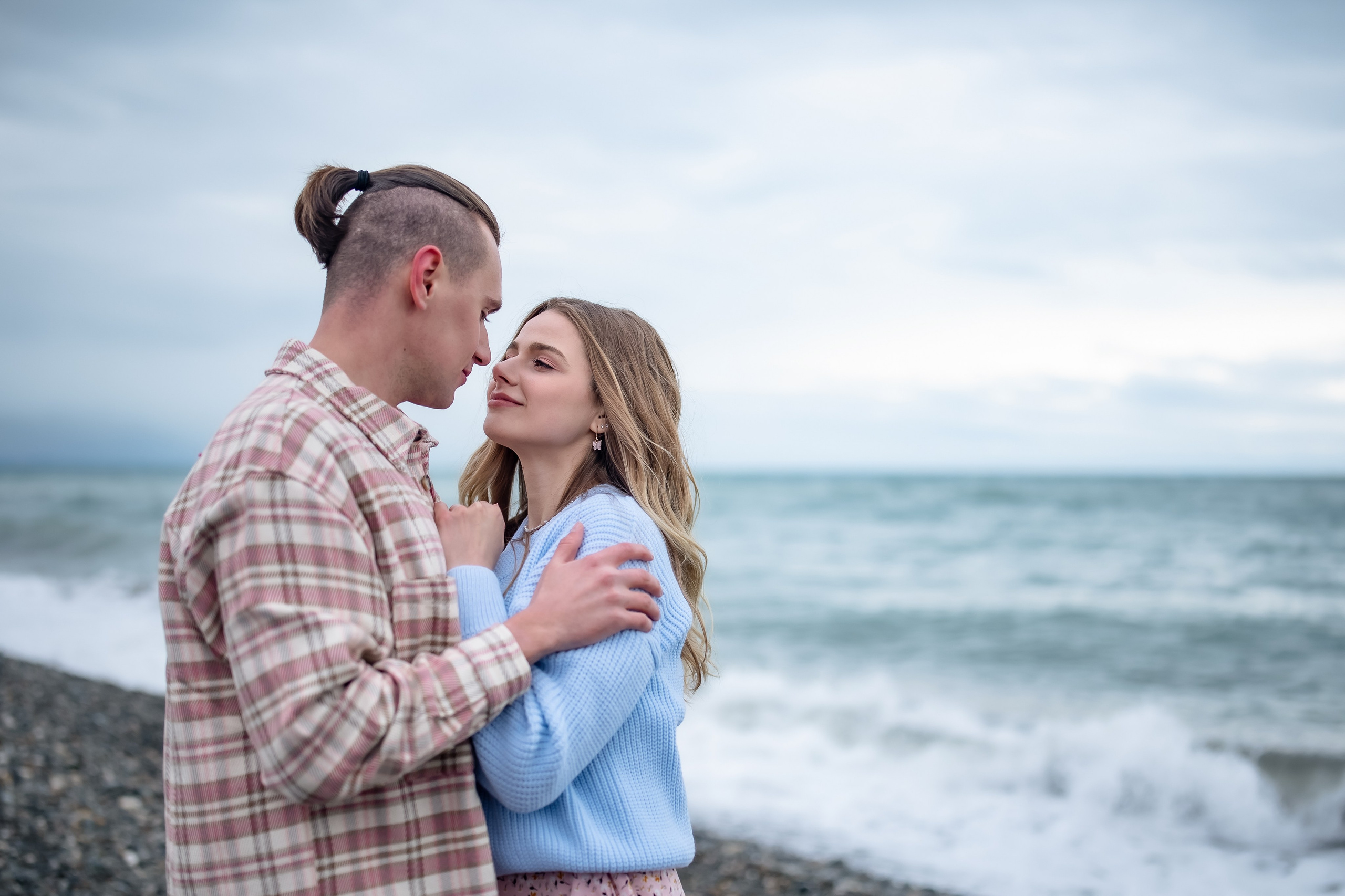 Влюбленные на пляже. Наталья Слесаренко фотограф в Сочи