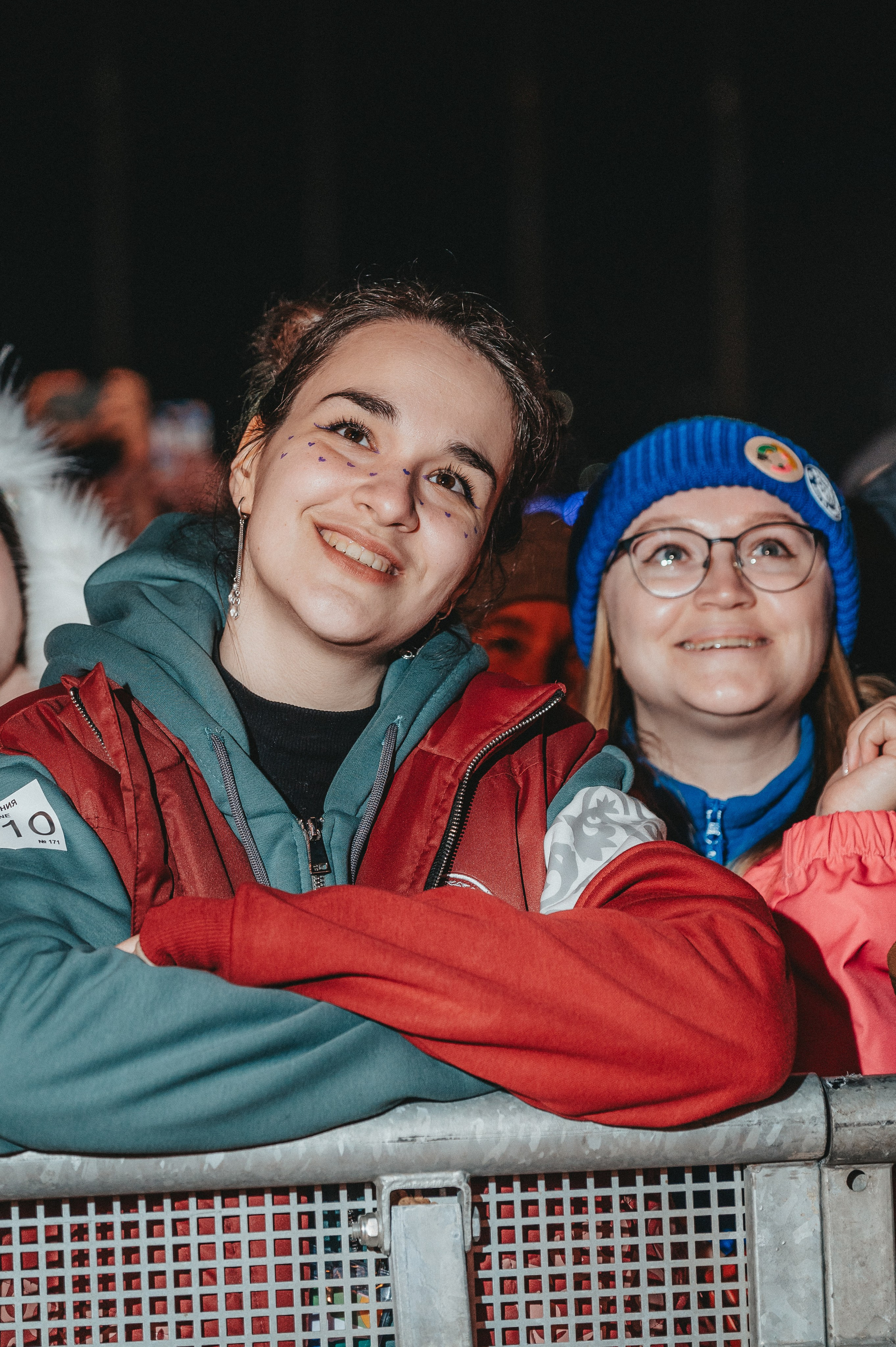 Фотосъемка зрителей во время концерта в Ростове-на-Дону