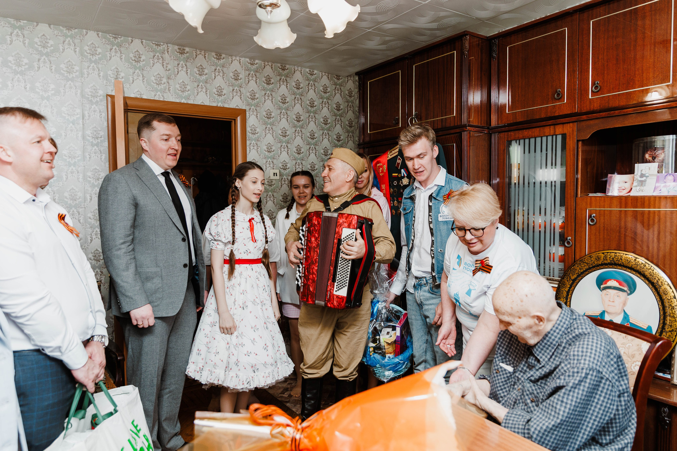 ПОЗДРАВЛЕНИЕ ВЕТЕРАНОВ ВЕЛИКОЙ ОТЕЧЕСТВЕННОЙ ВОЙНЫ. РЕПОРТАЖНЫЙ ФОТОГРАФ НИЖНИЙ НОВГОРОД Игнатьева Виктория