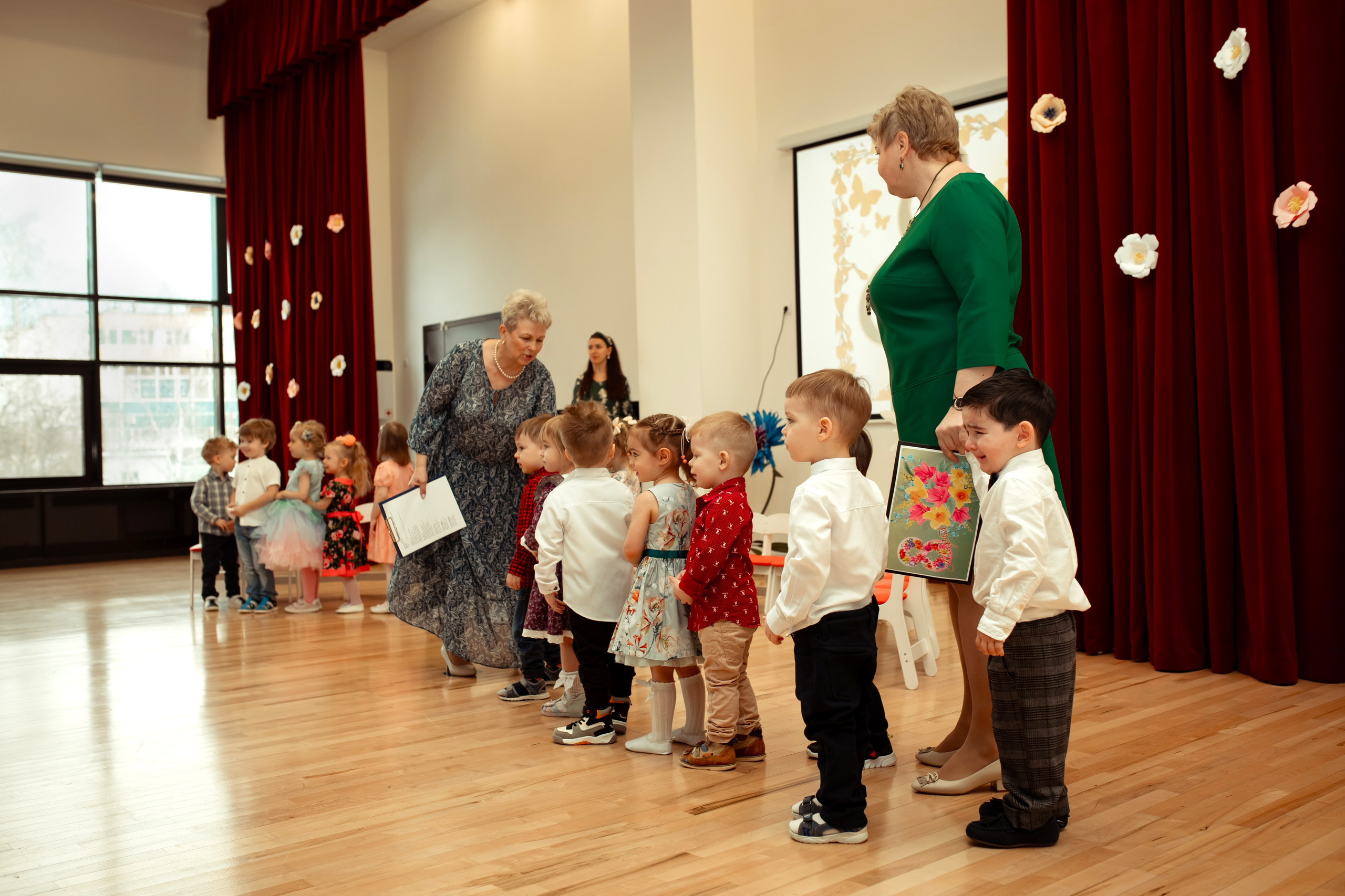 Праздник весны в детском саду. Семейный и детский фотограф в Москве Дорогова Екатерина