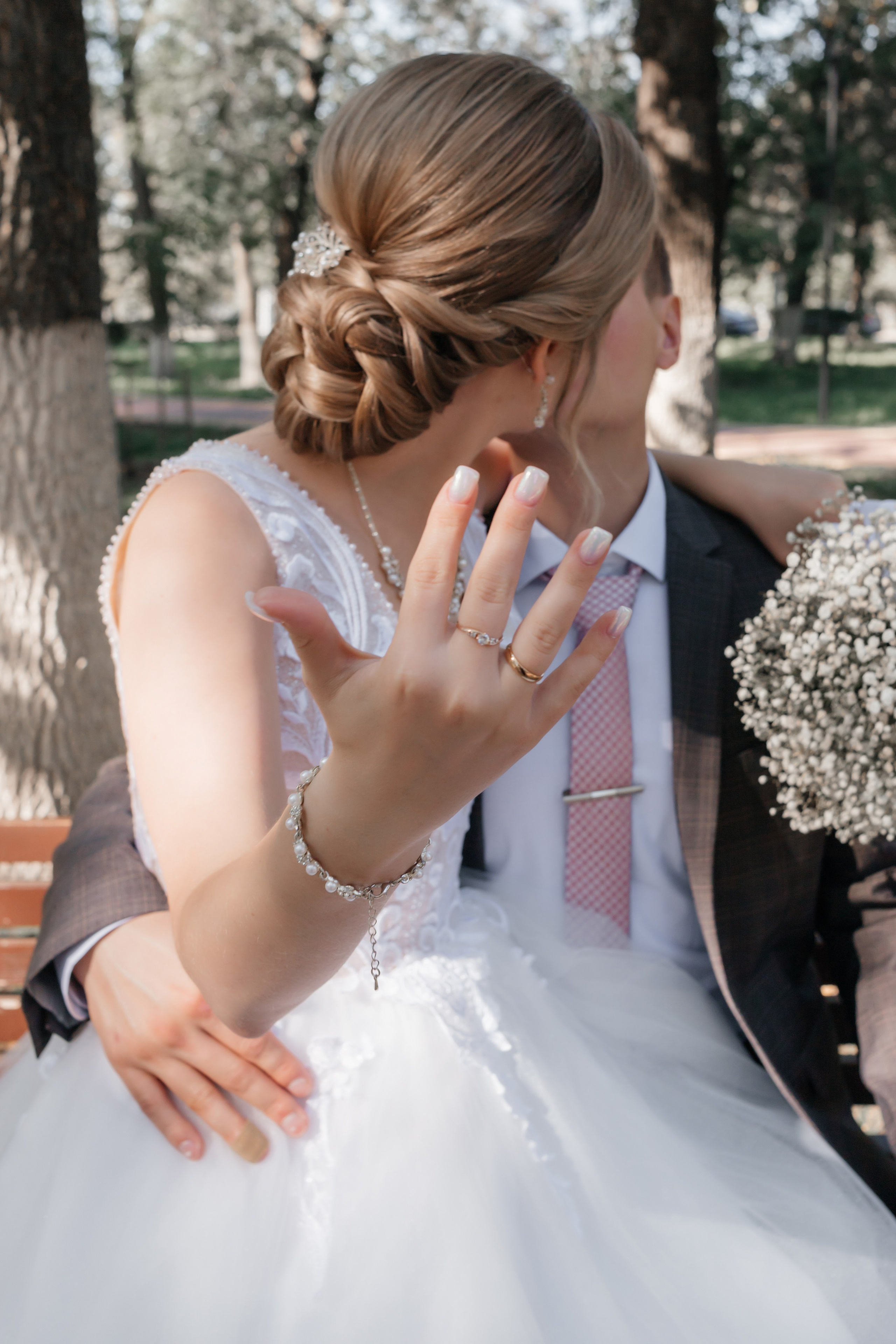 Свадебная прогулка двоих на Стрелке и в автозаводском Парке. И в фотостудии СОЛЬ в Автозаводском районе. Свадебный фотограф и фотограф Love-Store в Нижнем Новгороде Анастасия