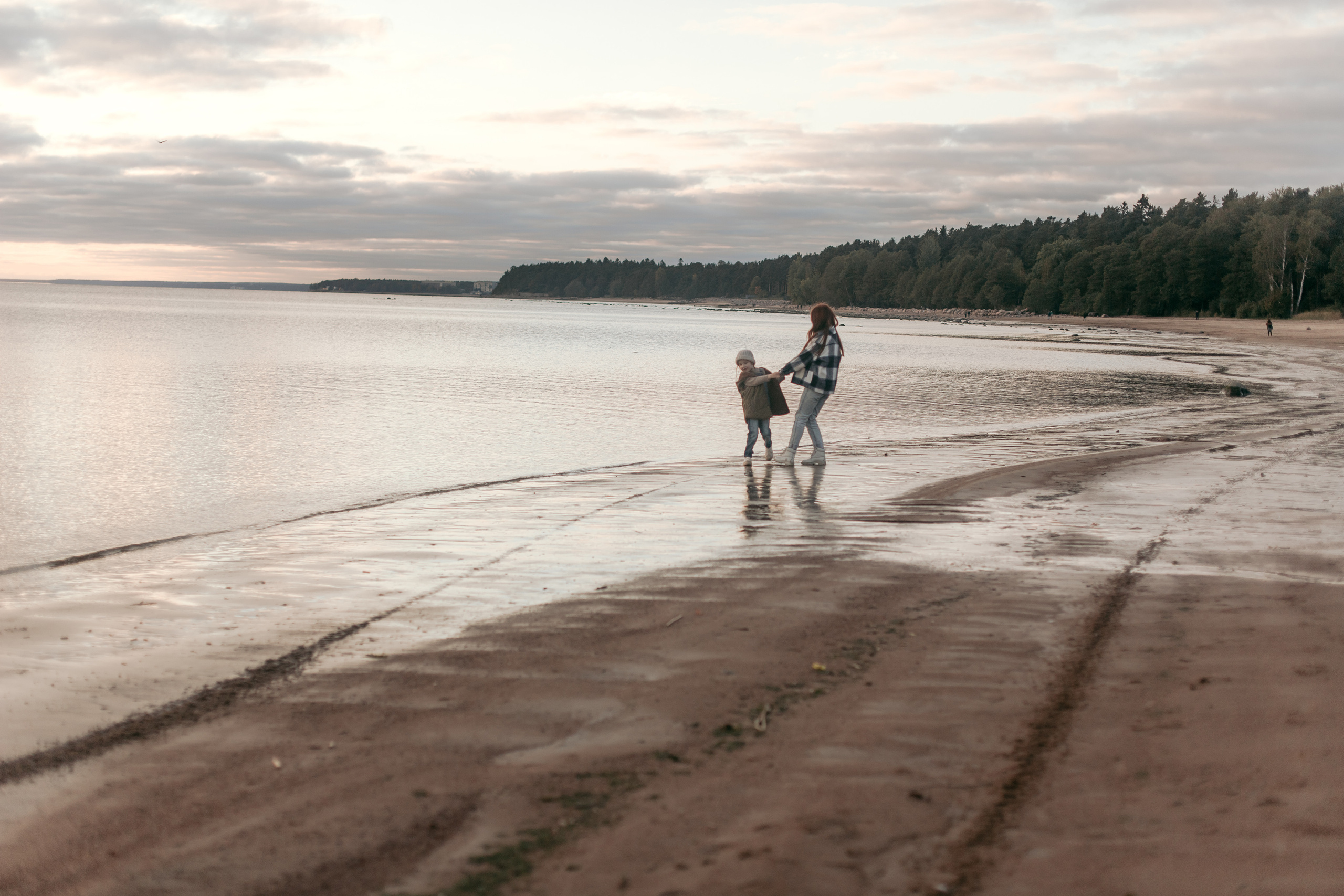 Прогулка. Семейный свадебный интерьерный фотограф Тверь Санкт- Марина Свистунова