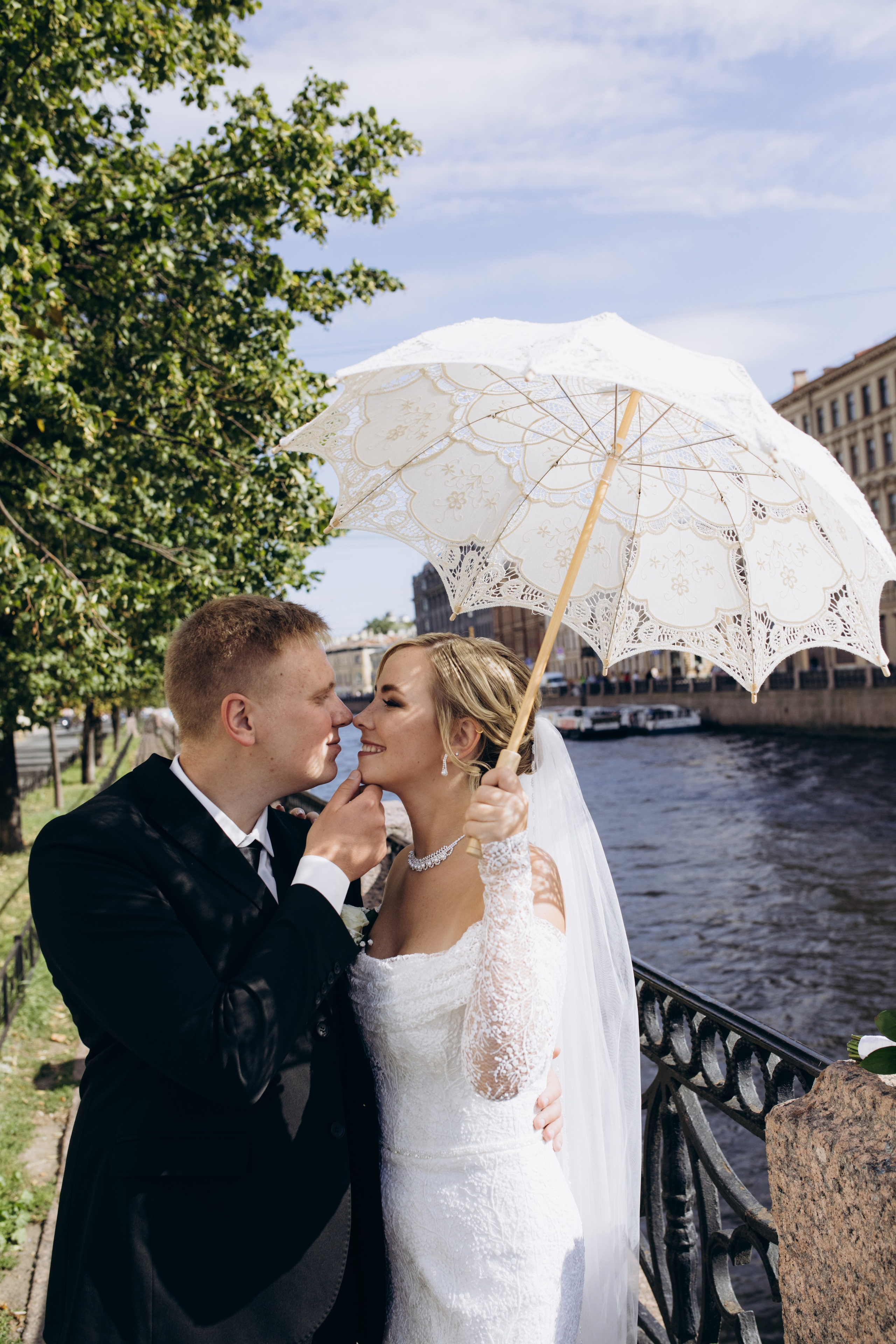 Свадебная регистрация в Загсе на Английской Набережной в Санкт-Петербурге. Фотограф в Санкт-Петербурге Разиля Идиятуллина