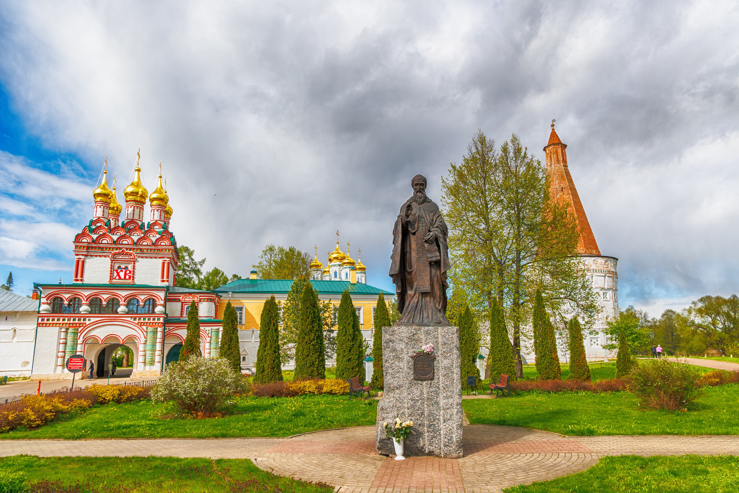 Путешествие во времени: Иосифо-Волоцкий монастырь. 1000 куполов России, фотопроект Вадима Квятковского и Надежды Ельцовой