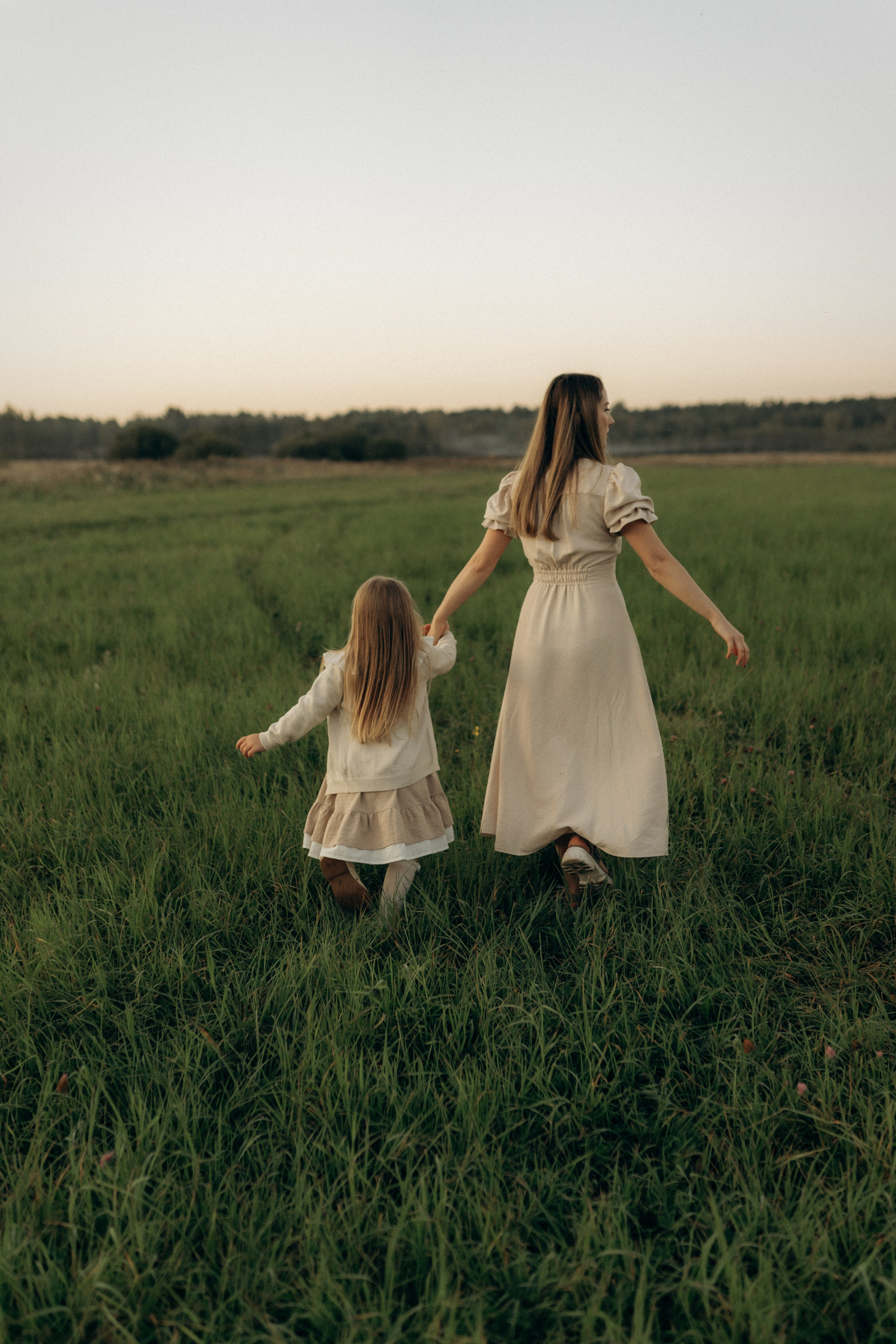 Летний вечер в поле. Семейный lifestyle фотограф в Москве Рената Рафикова
