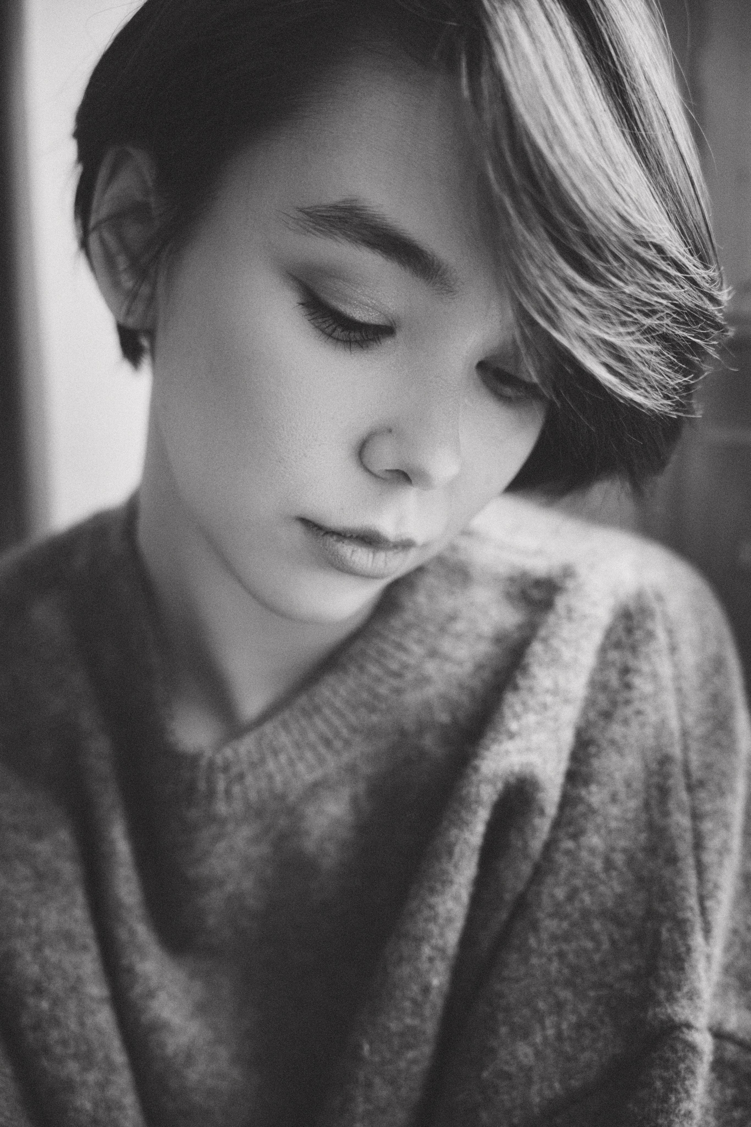 Женский портрет в студии — естественный и искусственный свет. Фотограф в Хабаровске Дмитрий Лемешков