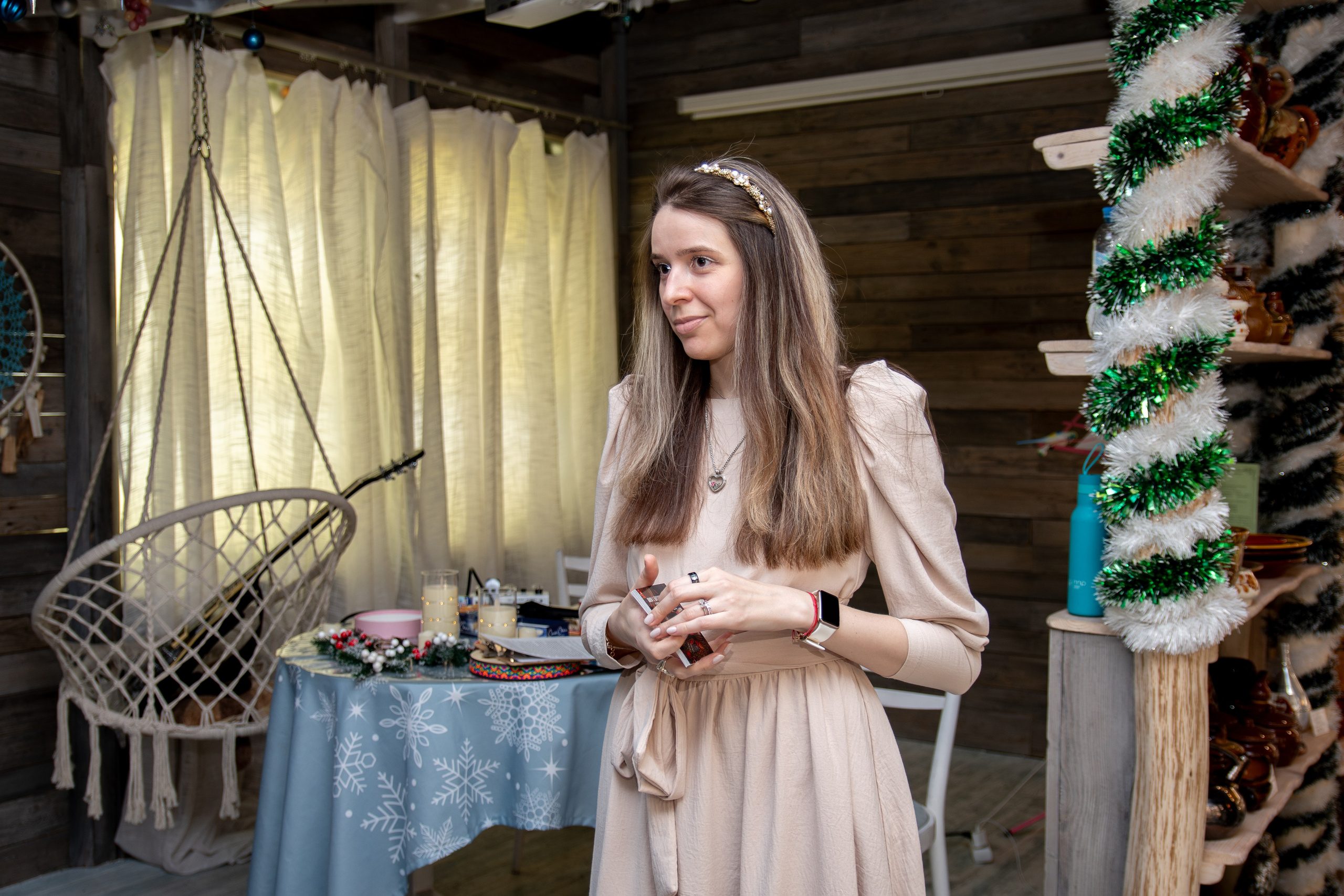 Музыкально-поэтический перфоманс на некорпоративе «Мы больше этой суеты». Репортажный фотограф в Москве Legiodot