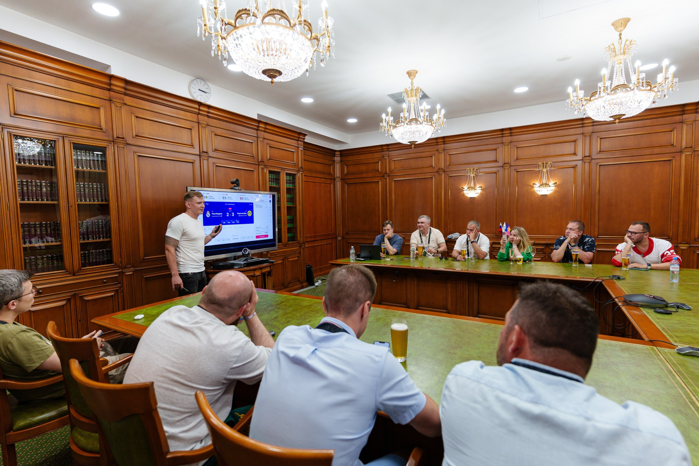 Бизнес-бранчи и дискуссии. South HUB