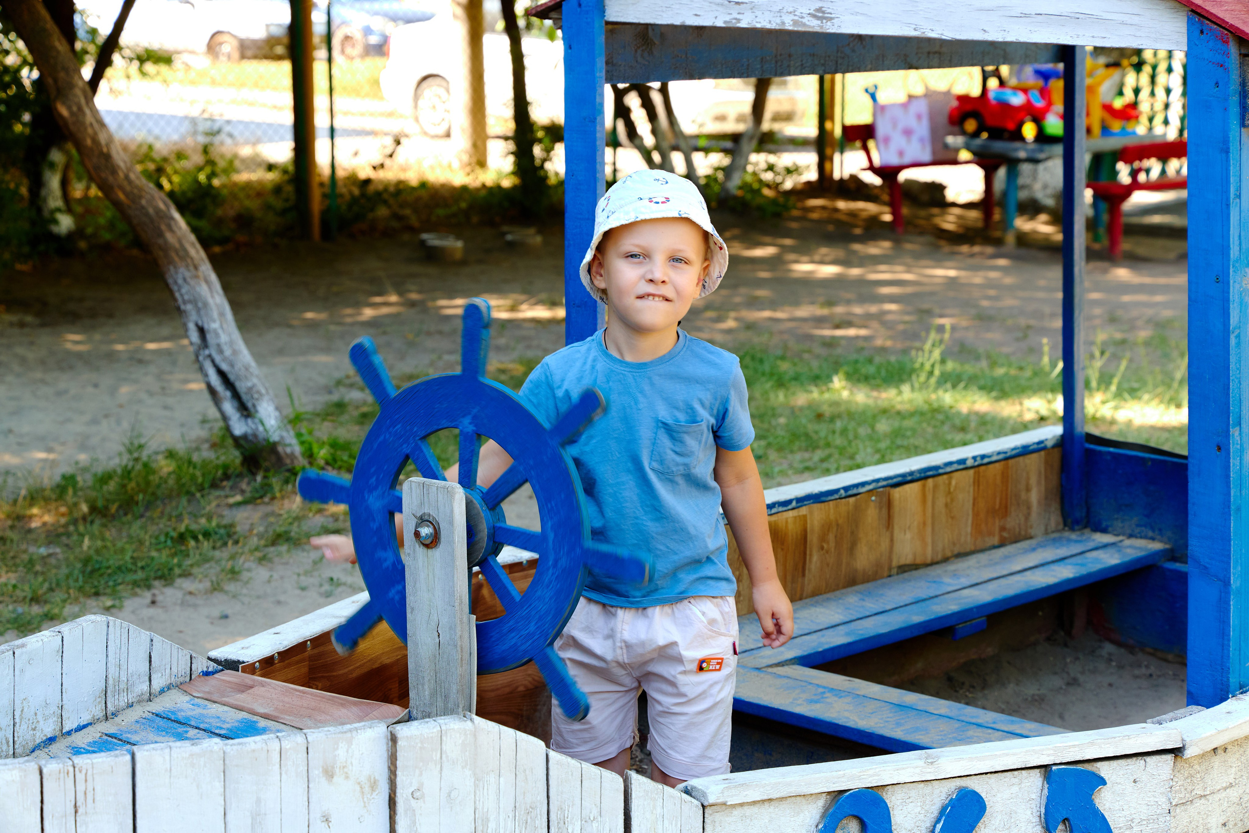 Пример летней съёмки в детском саду № 92 младшая группа Ромашки. Фотограф Выпускные альбомы Таганрог Сергей Коробченко
