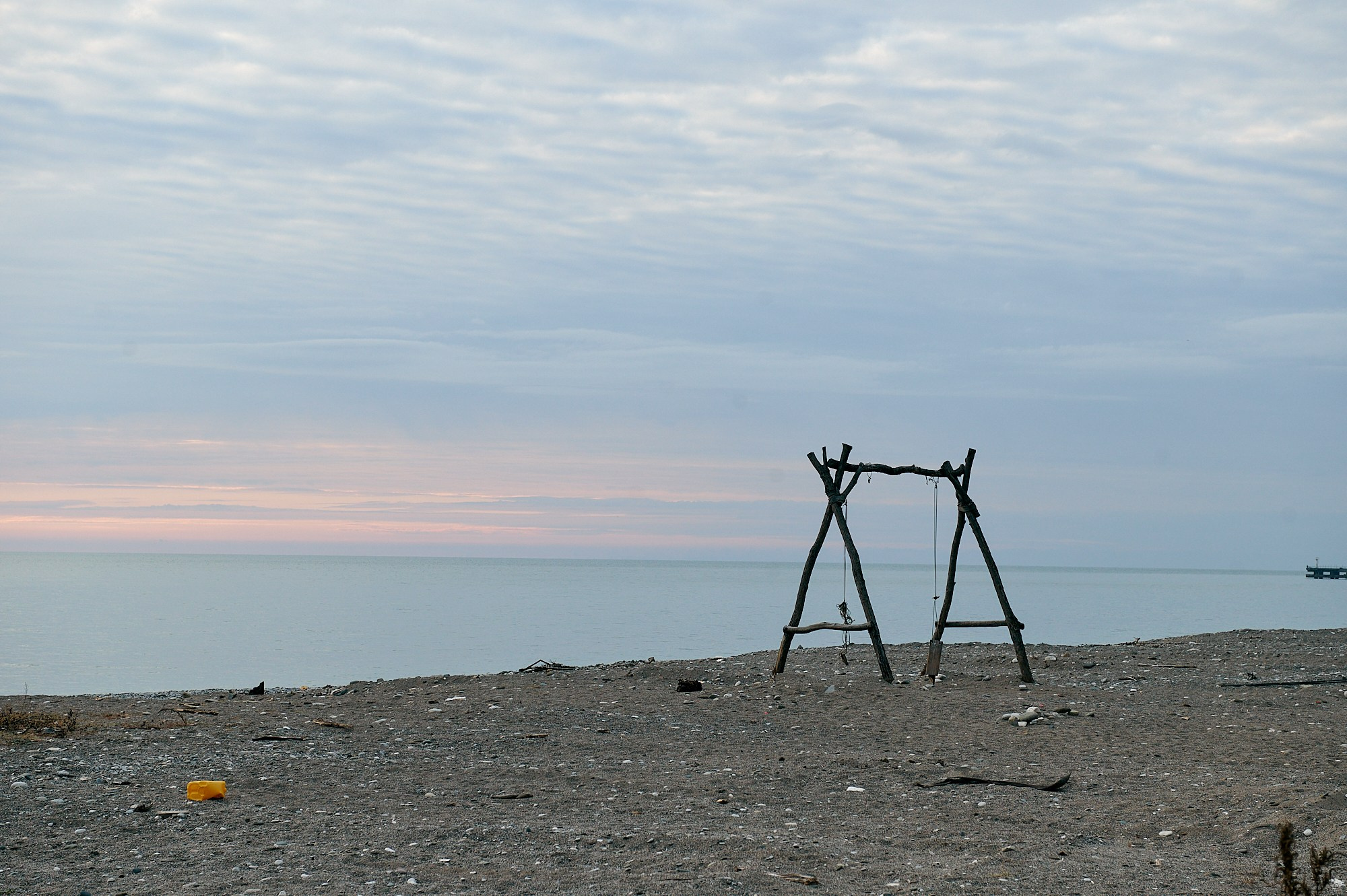 Гагра, Абхазия. Декабрь 2024. Фотографии отовсюду и обо всем