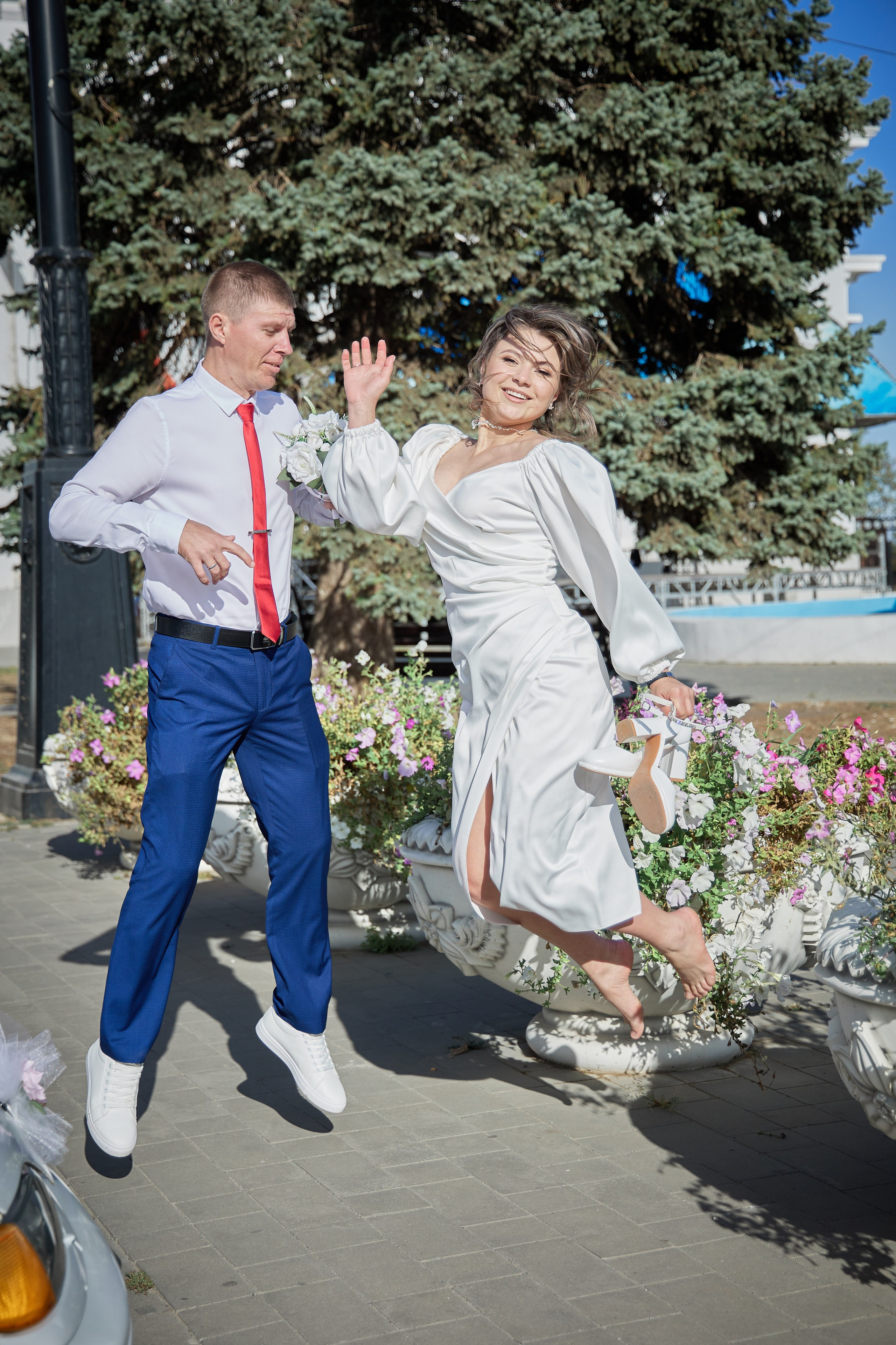 Фотосъемка в ЗАГСе, прогулка молодых, банкет