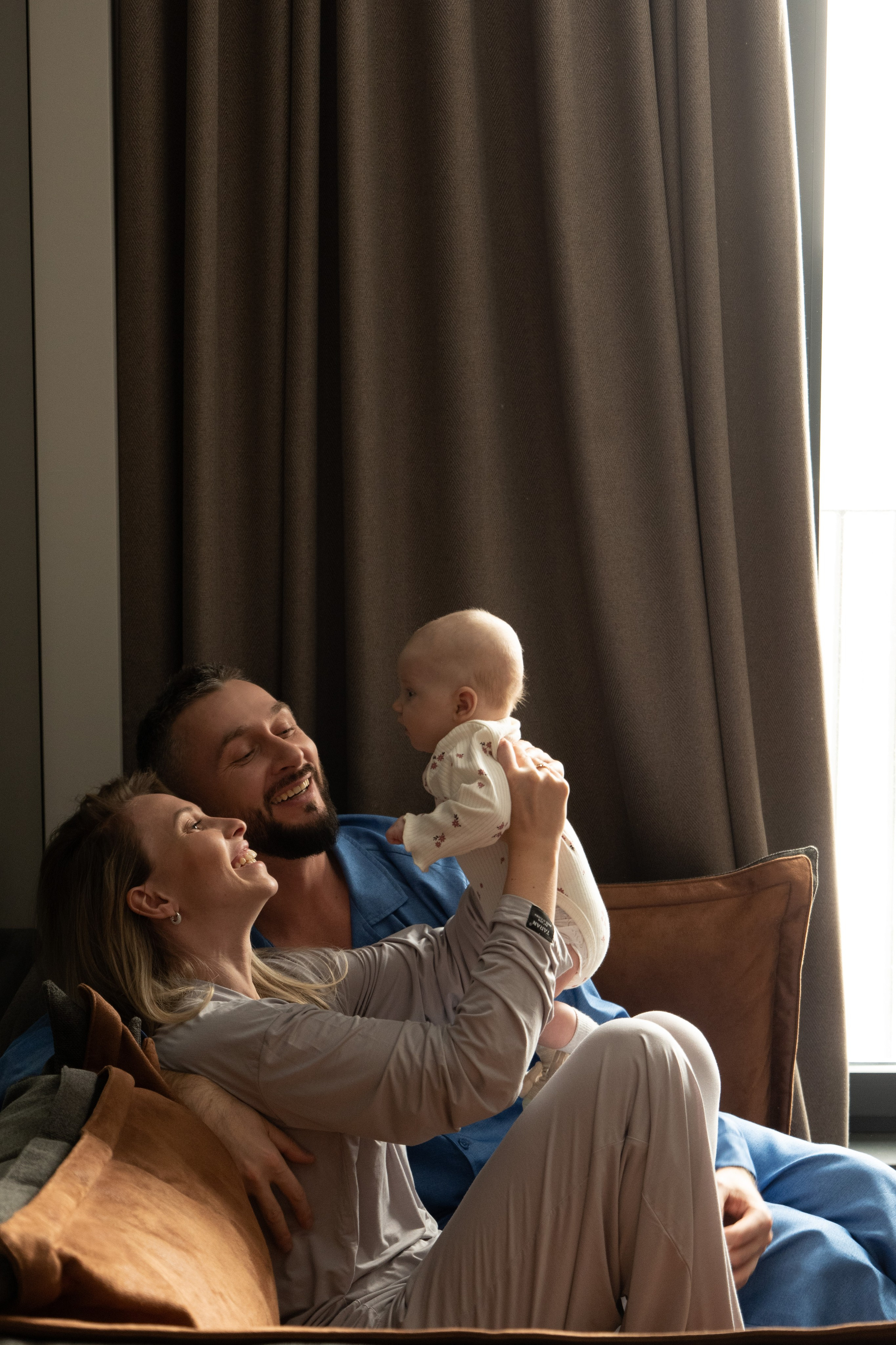 Семейная фотосессия (Ае 2 месяца). Фотограф видеограф Ольга Василевская