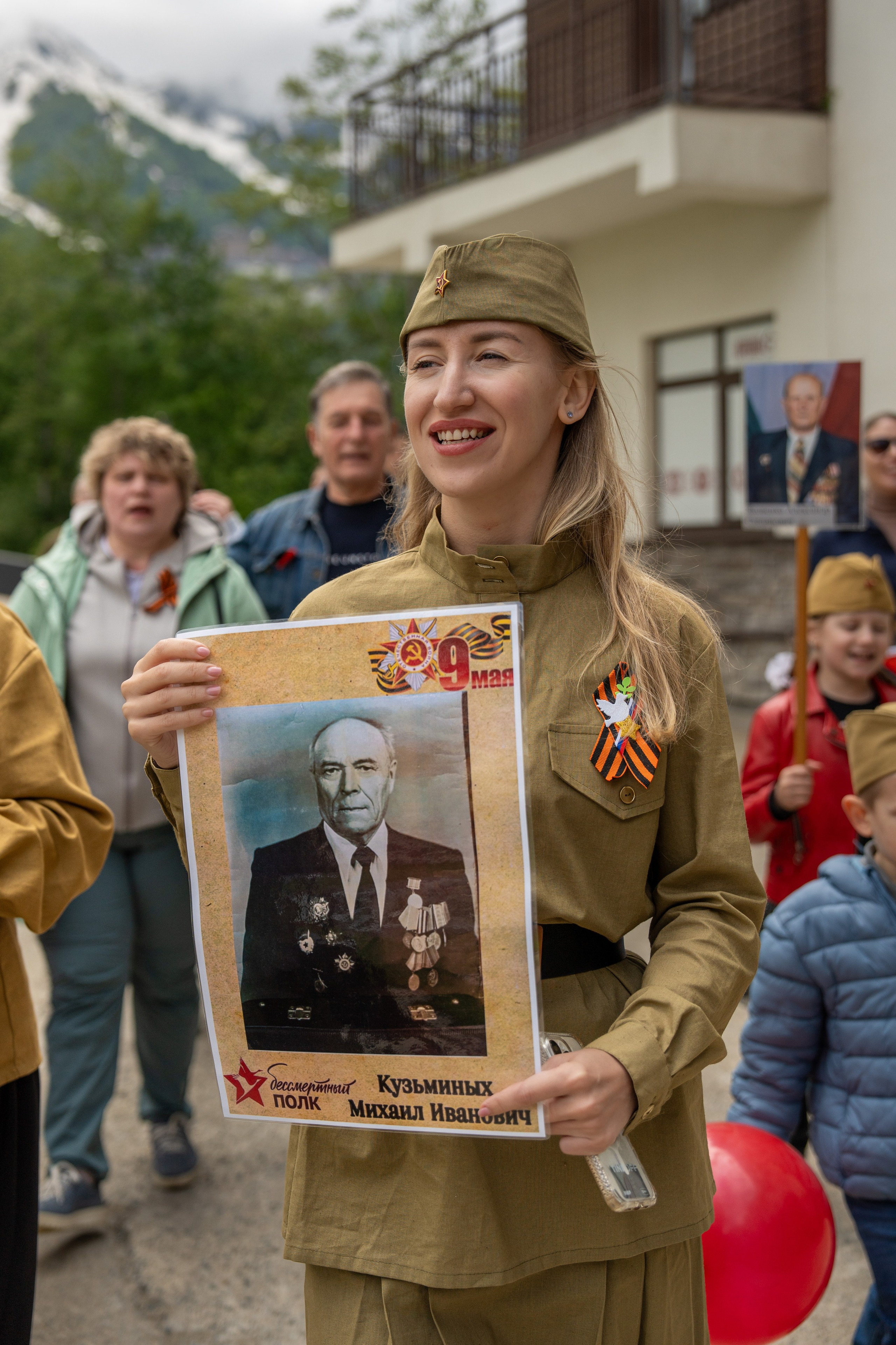 Шествие бессмертного полка 9 мая 2024 Rosa Springs. Репортажный фотограф в Красной Поляне и Сочи Павлюченко Екатерина