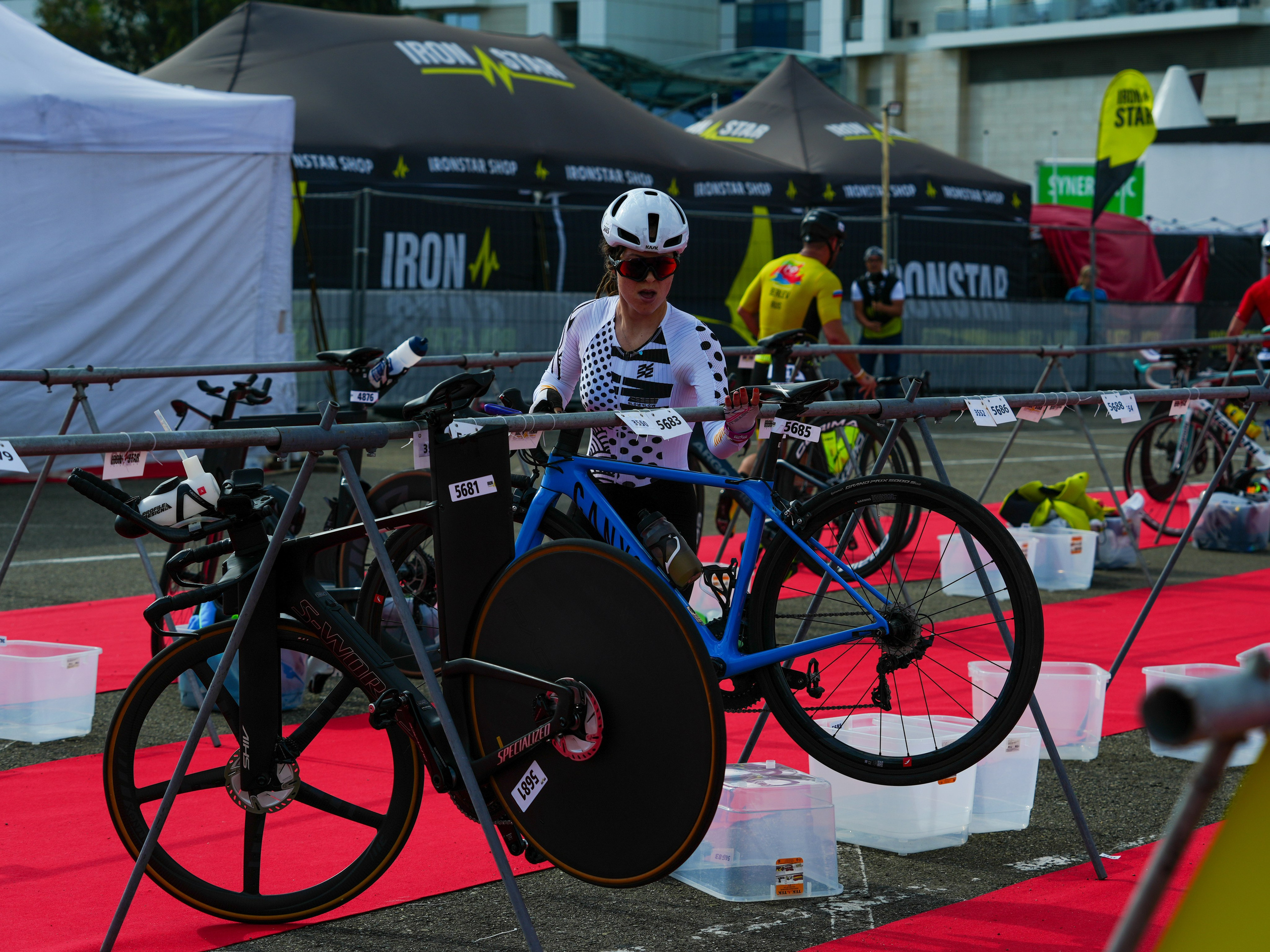 Фотоотчет партнерской интеграции для компании TELE2 на фестивале Ironstar. Репортажный фотограф в Красной Поляне и Сочи Павлюченко Екатерина