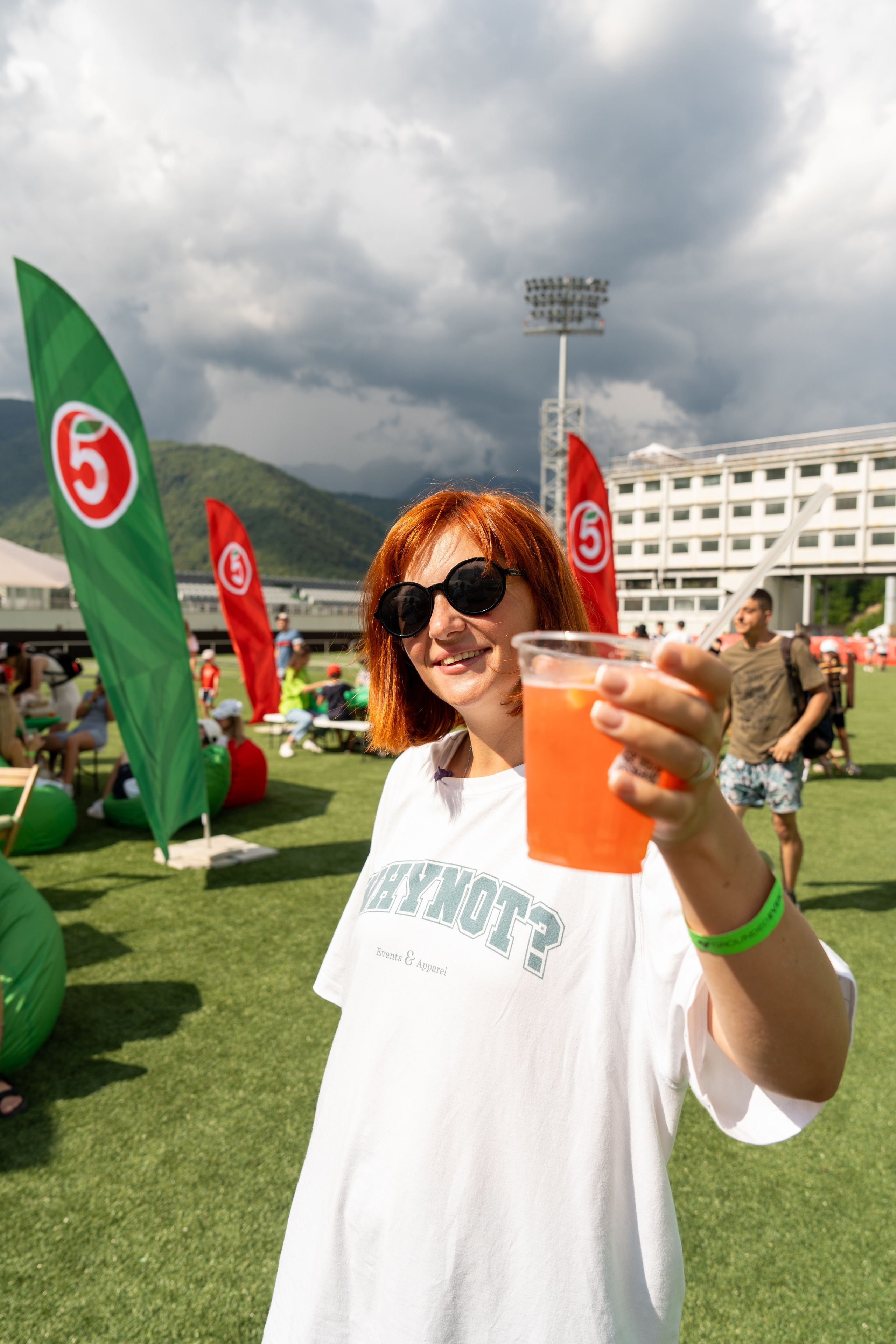 Фотоотчет партнеской интеграции для сети «Пятерочка» на фестивале «Grounded». Репортажный фотограф в Красной Поляне и Сочи Павлюченко Екатерина