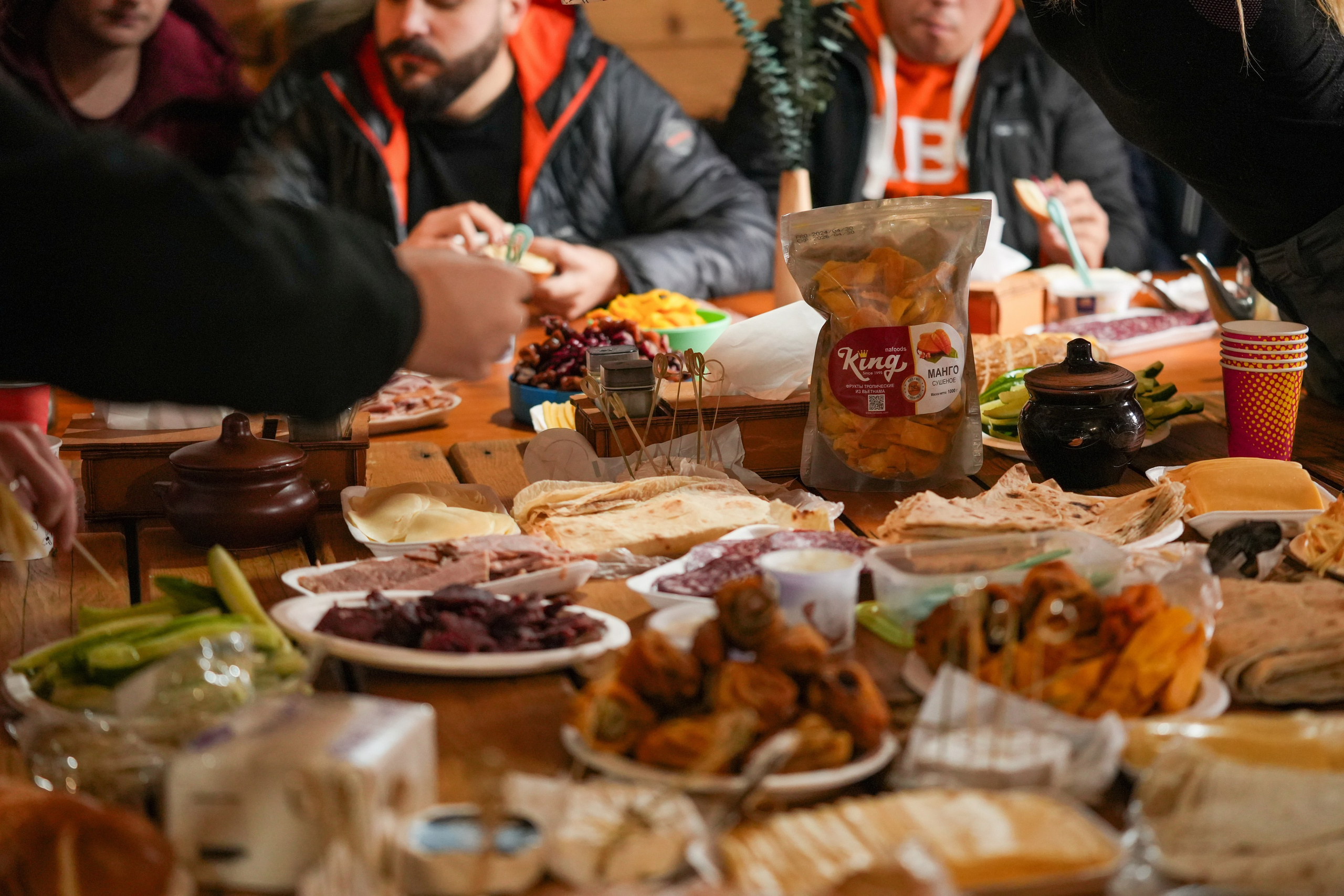 MICE мероприятие — хайкинг на курорте Роза Хутор. Репортажный фотограф в Красной Поляне и Сочи Павлюченко Екатерина