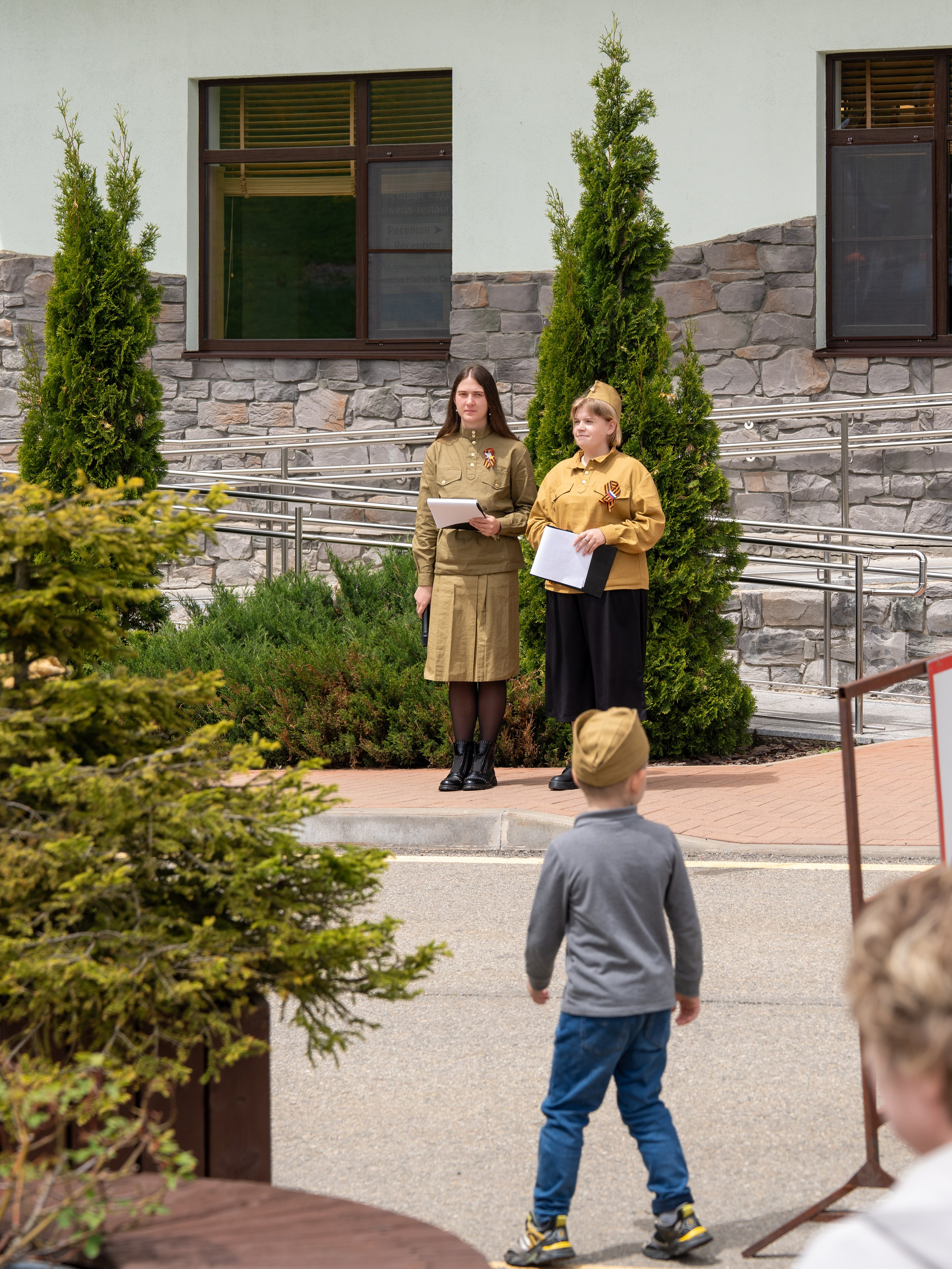 Шествие бессмертного полка 9 мая 2024 Rosa Springs. Репортажный фотограф в Красной Поляне и Сочи Павлюченко Екатерина