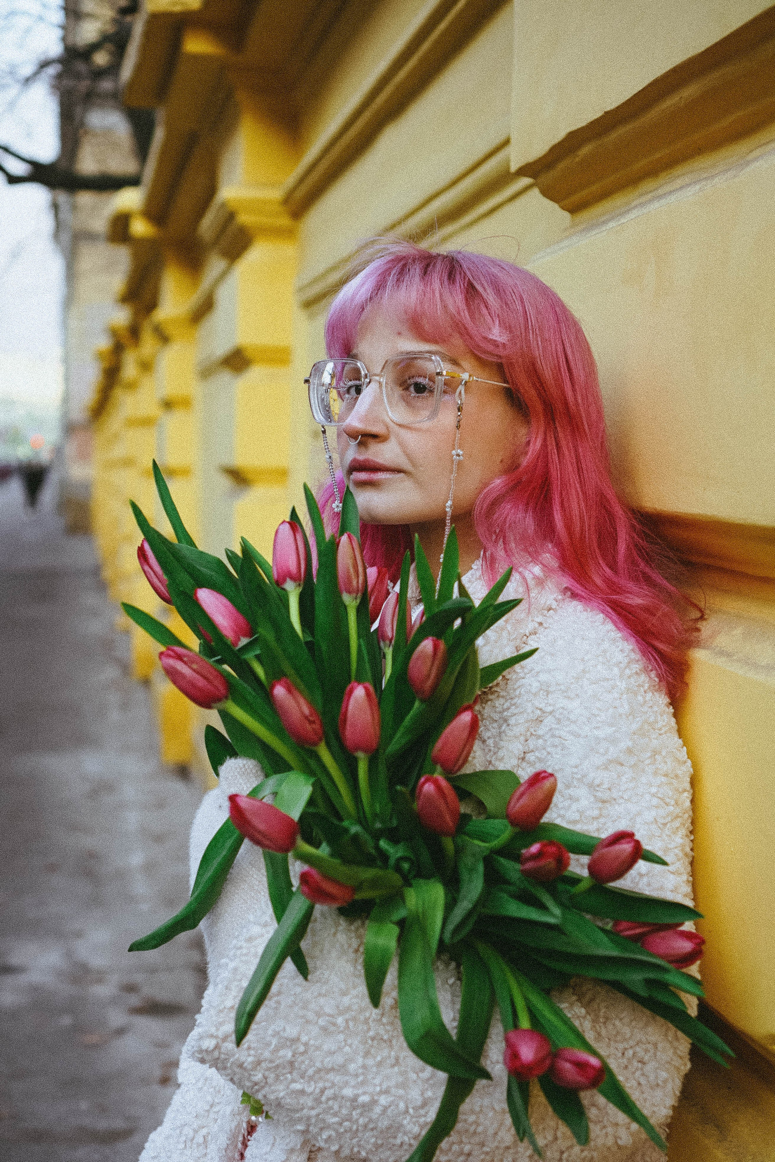 Прогулочная фотосессия с тюльпанами. Профессиональный фотограф, Санкт-Петербург — Виктория Богомолова