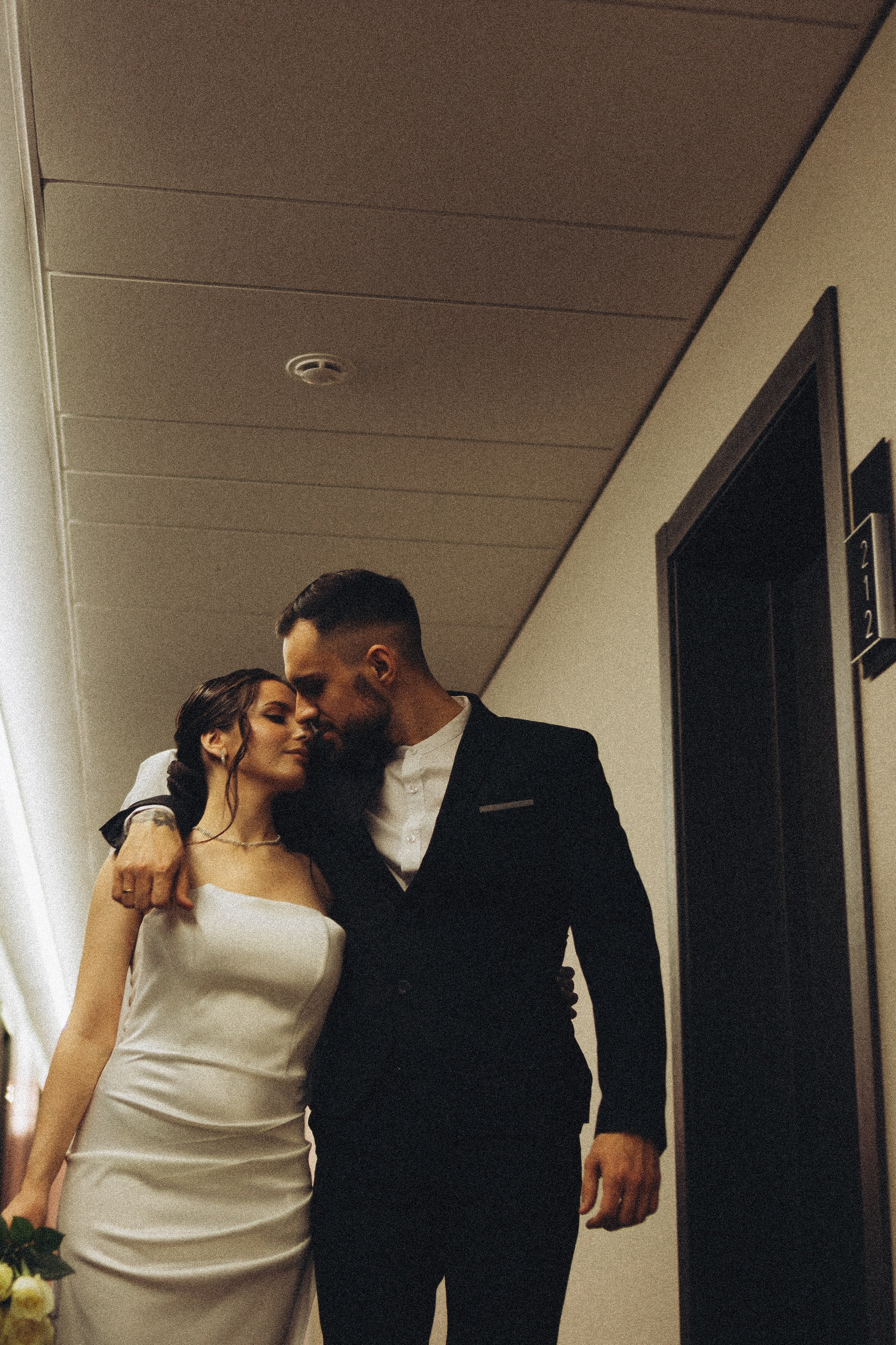 СВАДЕБНАЯ СЬЕМКА СБОРОВ ЖЕНИХА И НЕВЕСТЫ В ОТЕЛЕ И ТАКЖЕ ФОТОСЕССИИЯ В ОТЕЛЕЕ МЕГАПОЛИС БРЯНСК. Профессиональный фотограф, Санкт-Петербург — Виктория Богомолова