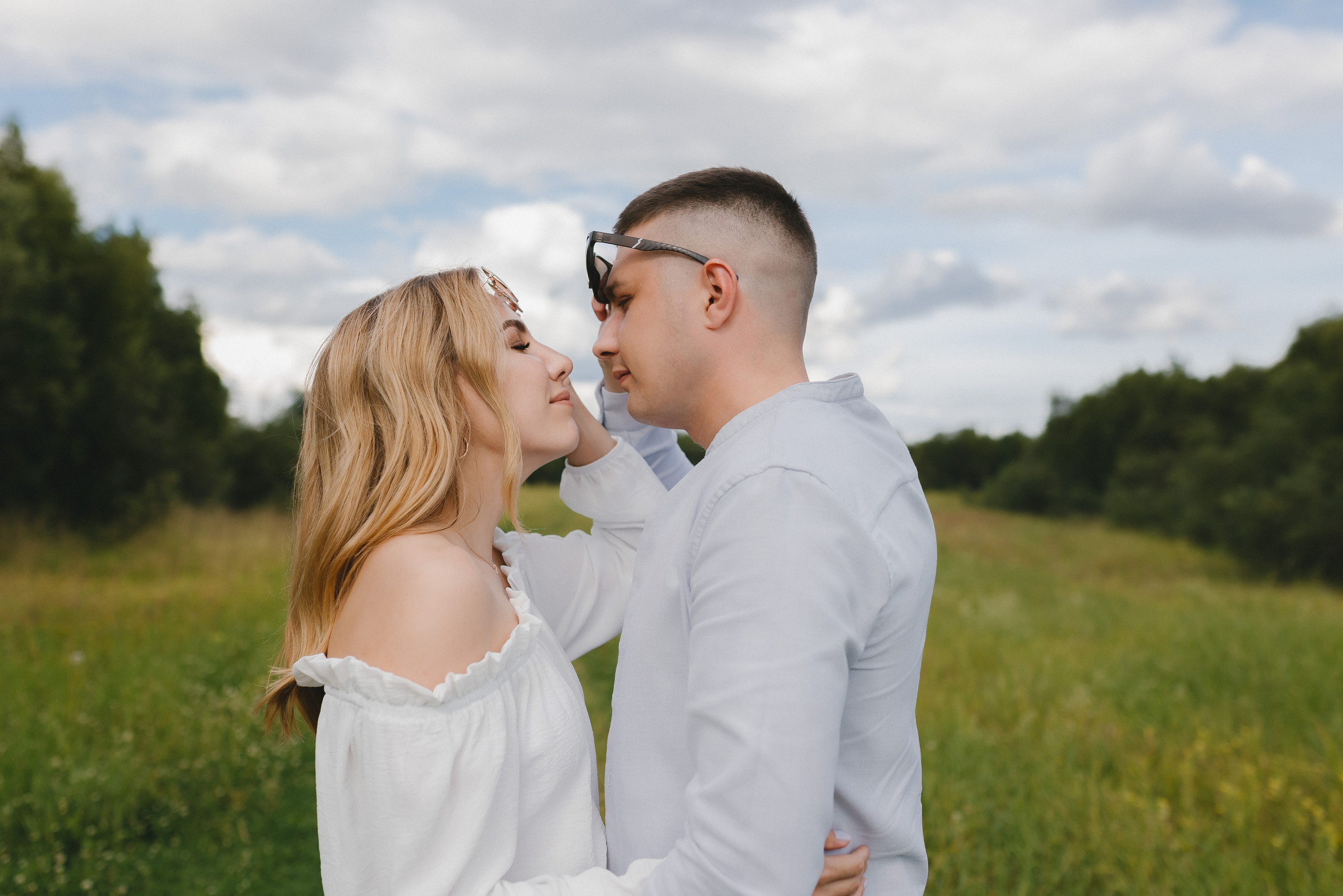 Летнее лавстори в полях. Фотограф и видеограф в Мурманске, Москве Екатерина Нечаева