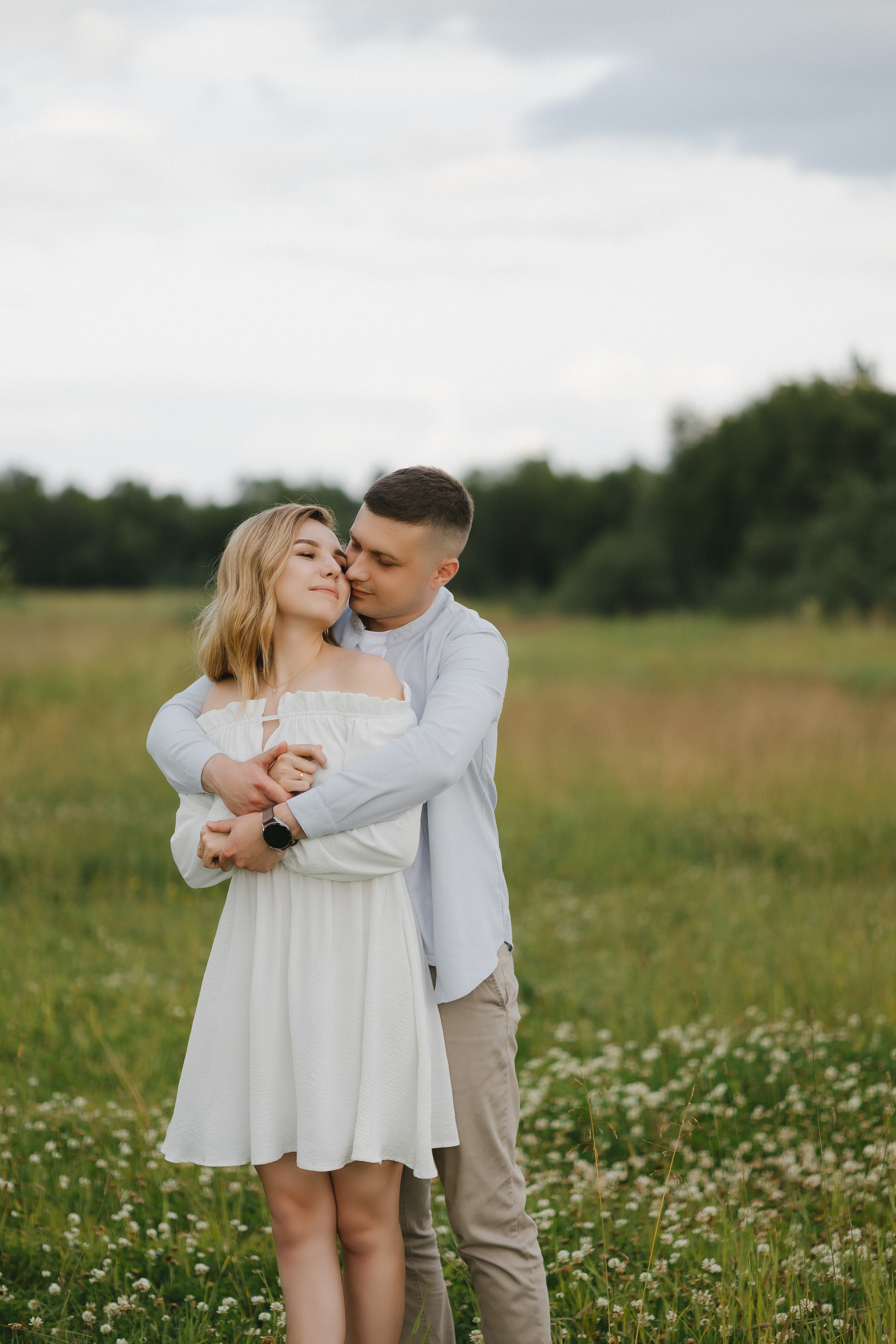 Летнее лавстори в полях. Фотограф и видеограф в Мурманске, Москве Екатерина Нечаева