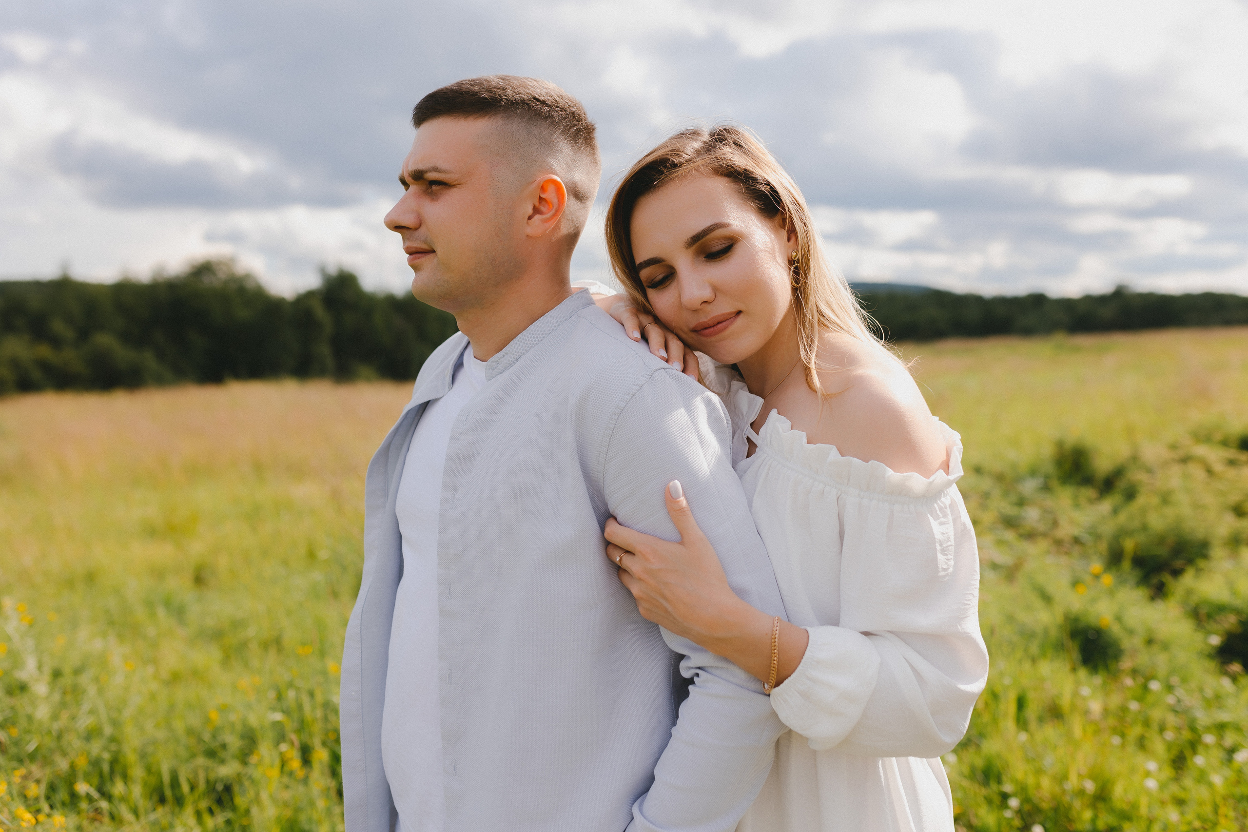 Летнее лавстори в полях. Фотограф и видеограф в Мурманске, Москве Екатерина Нечаева