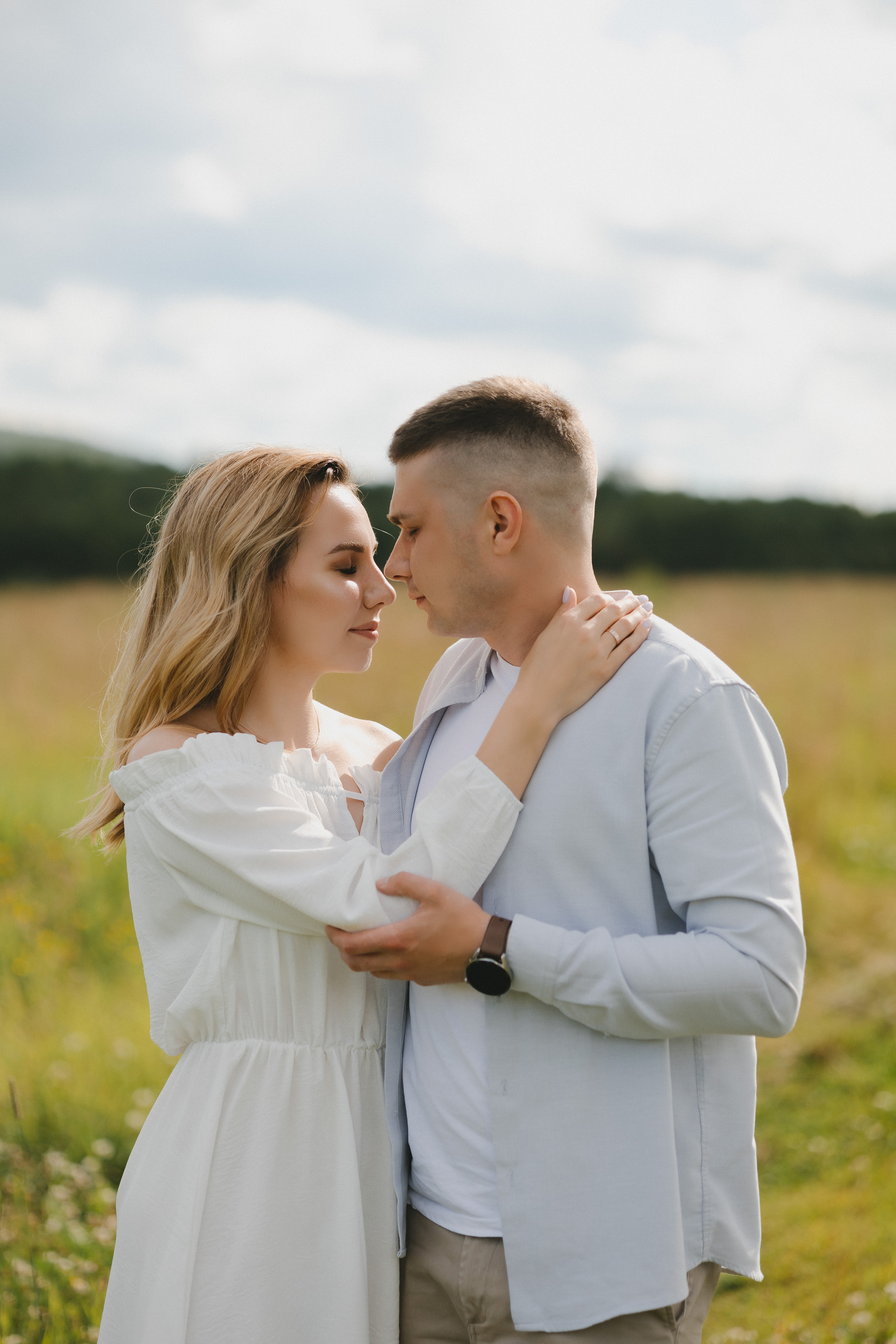 Летнее лавстори в полях. Фотограф и видеограф в Мурманске, Москве Екатерина Нечаева