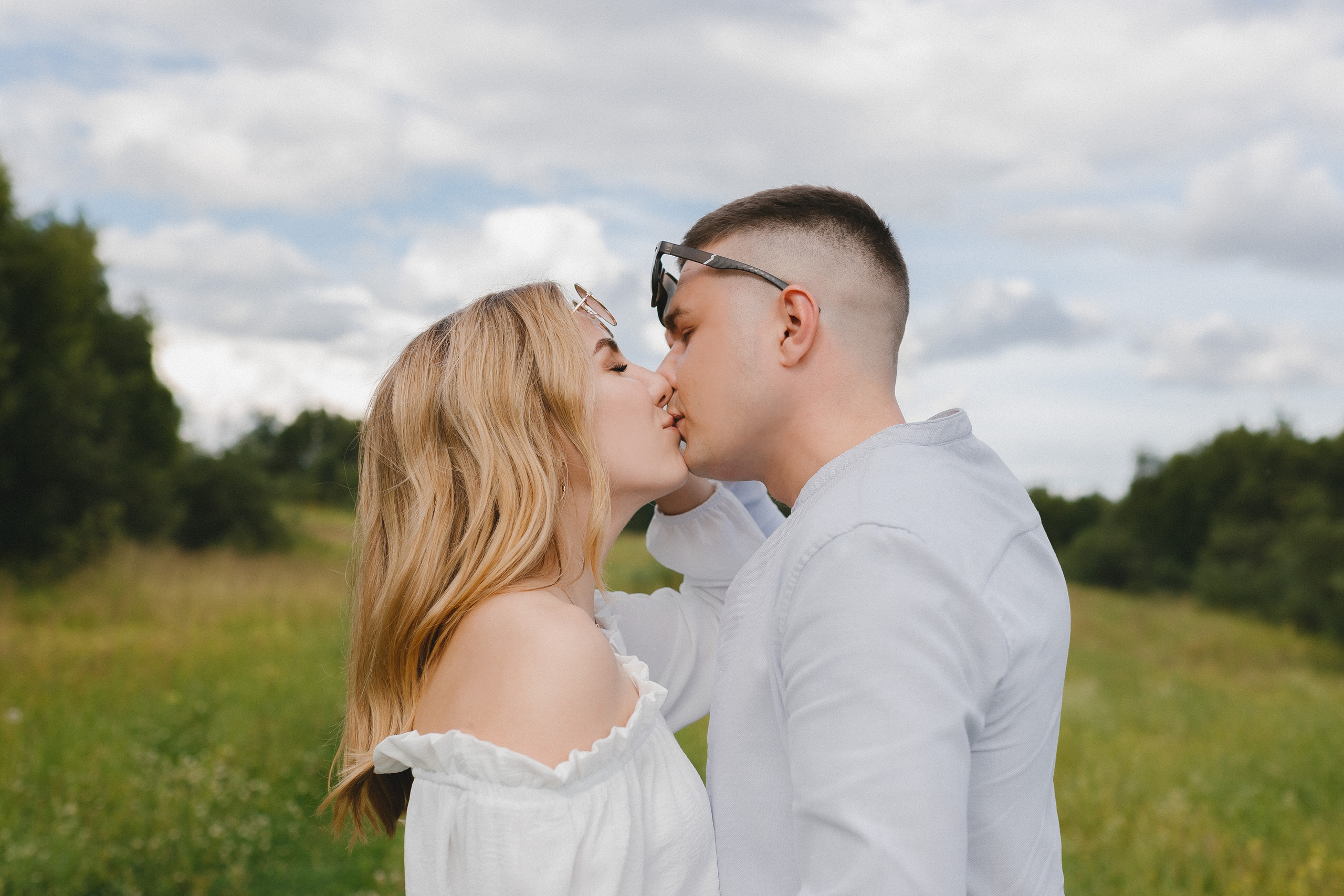 Летнее лавстори в полях. Фотограф и видеограф в Мурманске, Москве Екатерина Нечаева