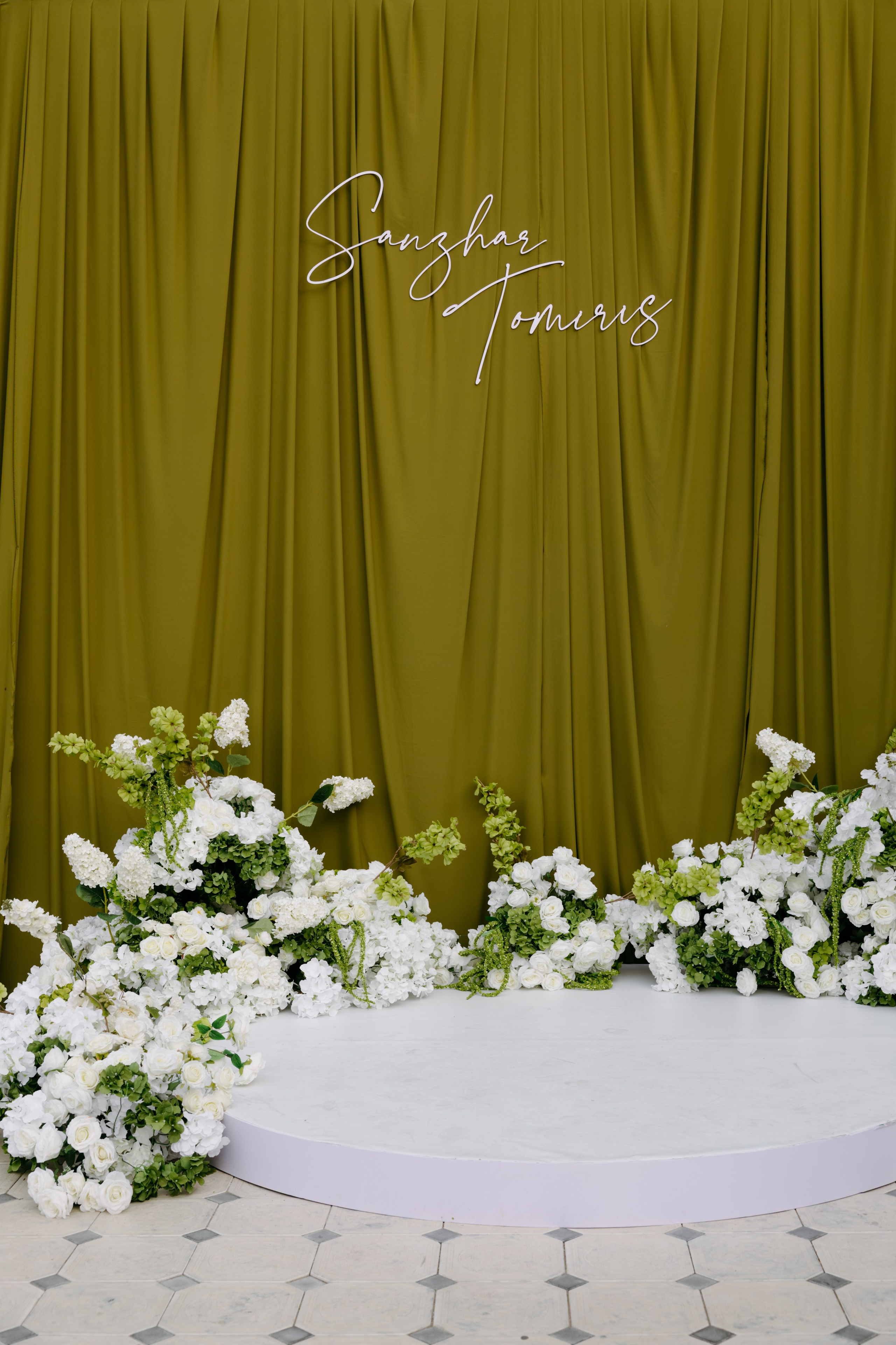 Sanzhar & Tomi. Batr Kanatkali