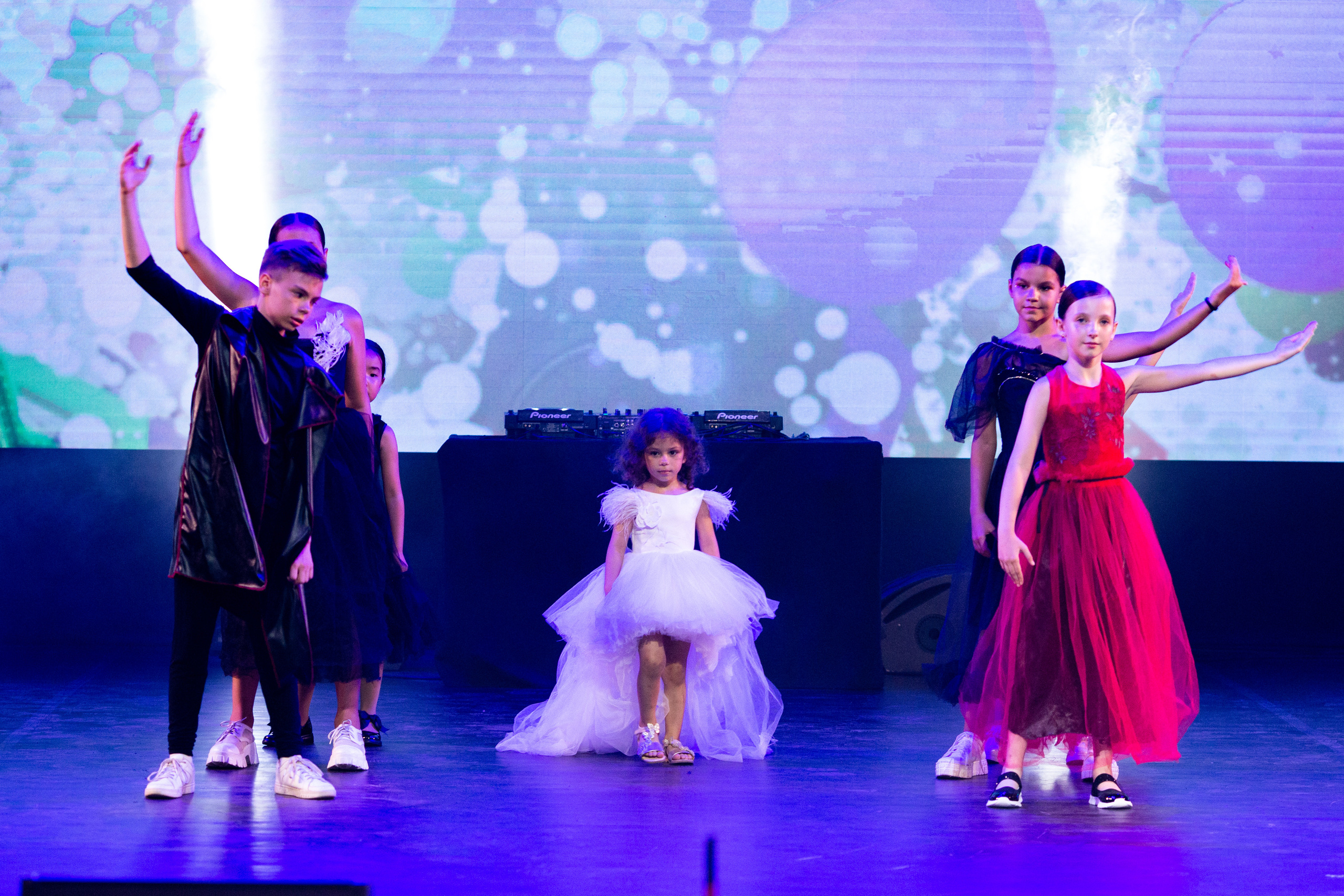 Показ МОСТ Сочи-2023. Семейный и детский фотограф Эльвира Билибина