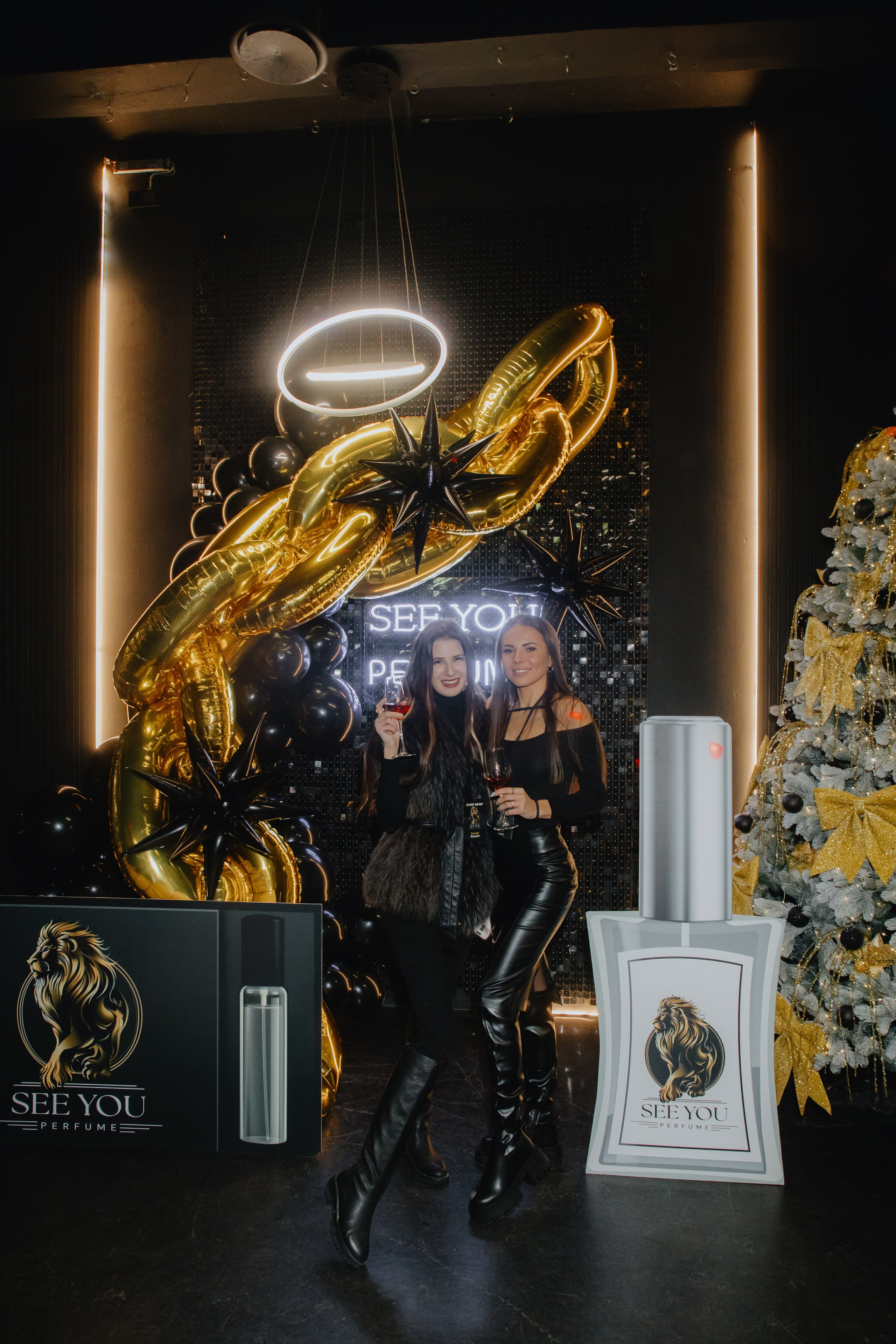 See `You Perfume. Фотограф в Москве и Санкт-Петербурге Дарина