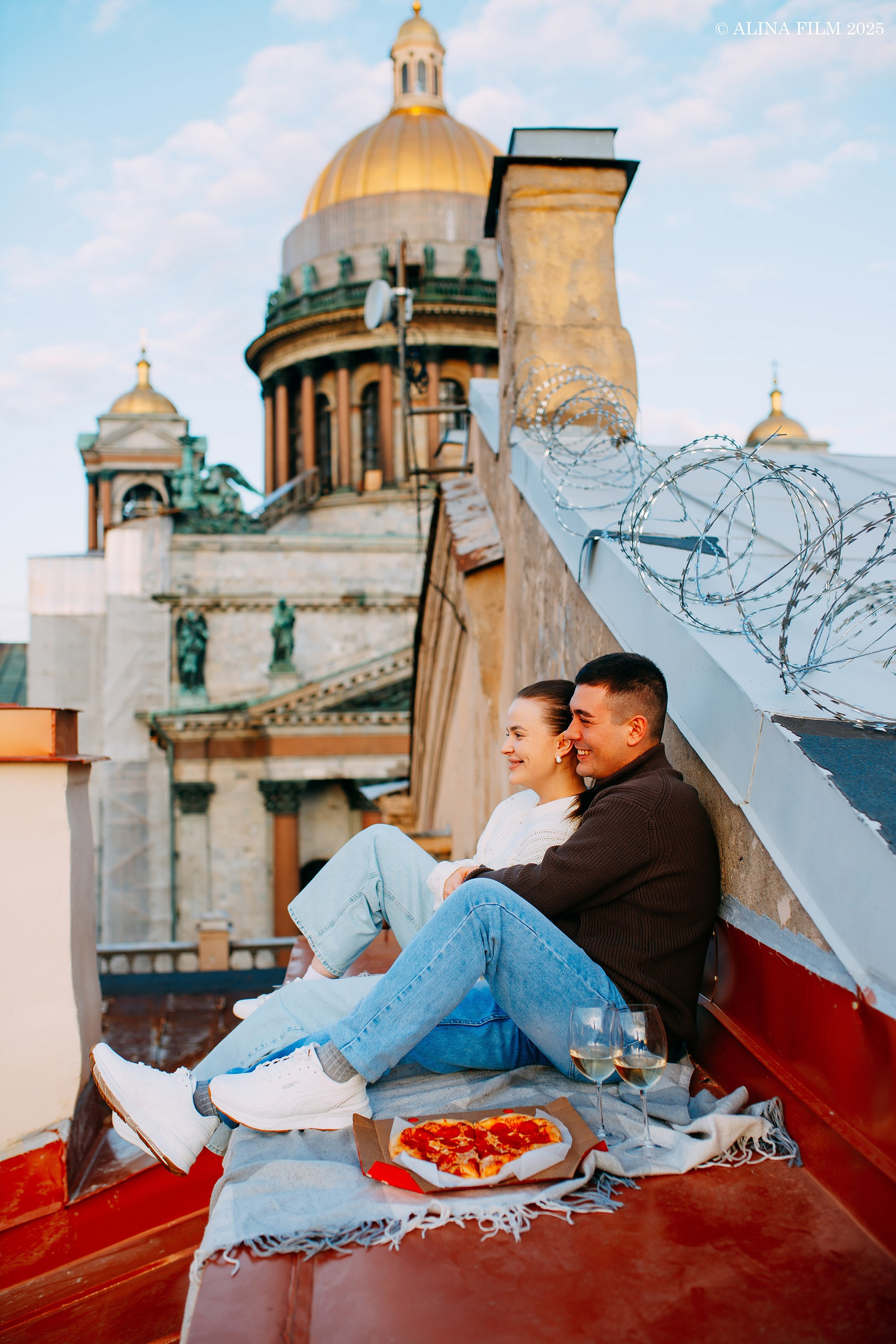Лавстори на крыше у Исаакия. Фотограф в Санкт-Петербурге Alina Film